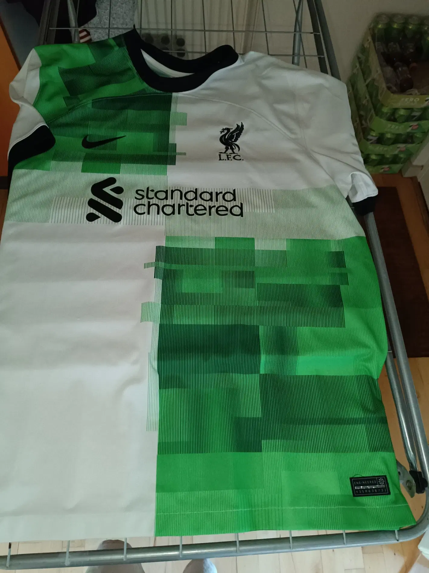 Liverpool udebane t-shirt + shorts