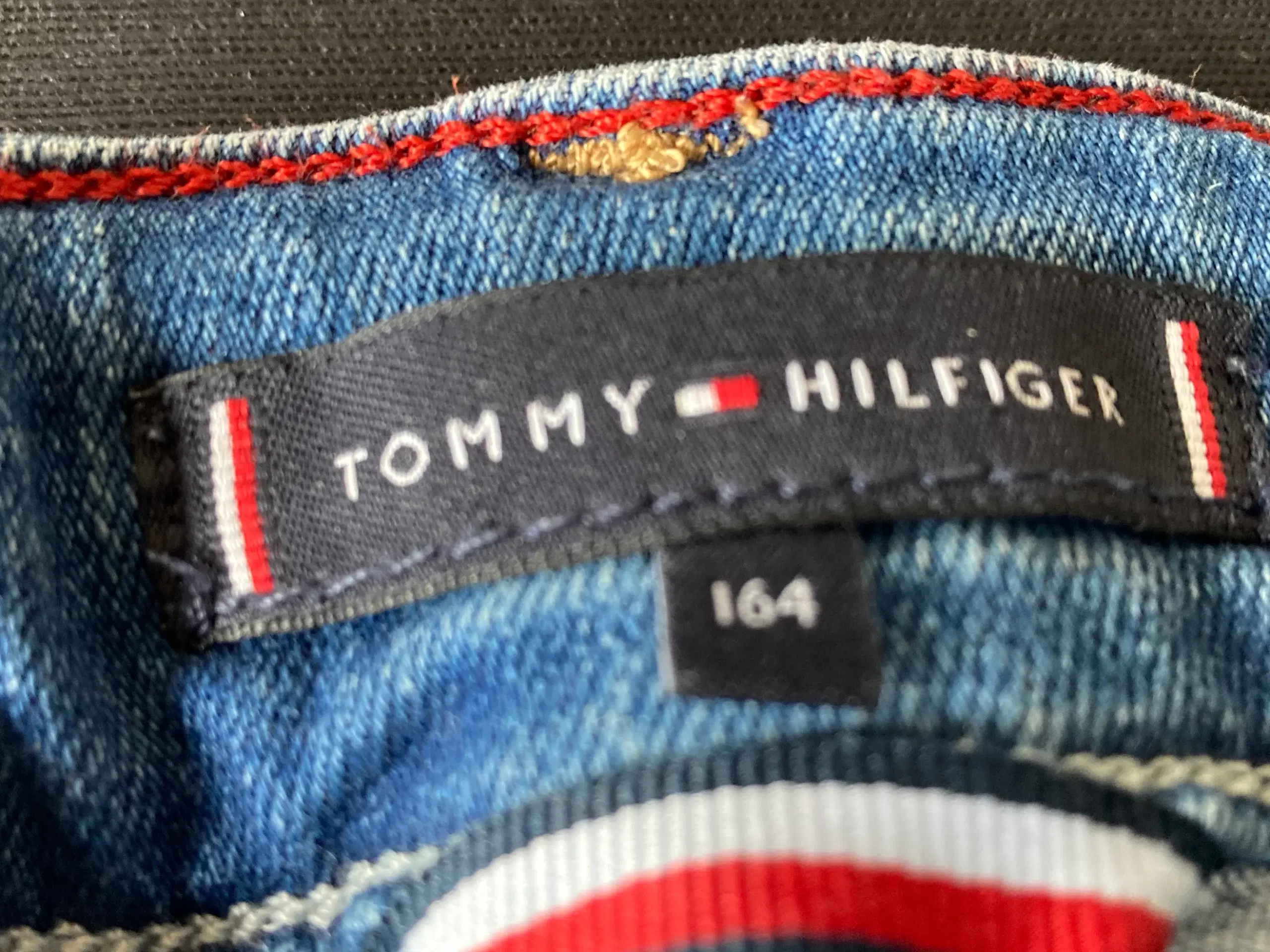 Billigt mærketøj Tommy Hilfiger Levis str 164