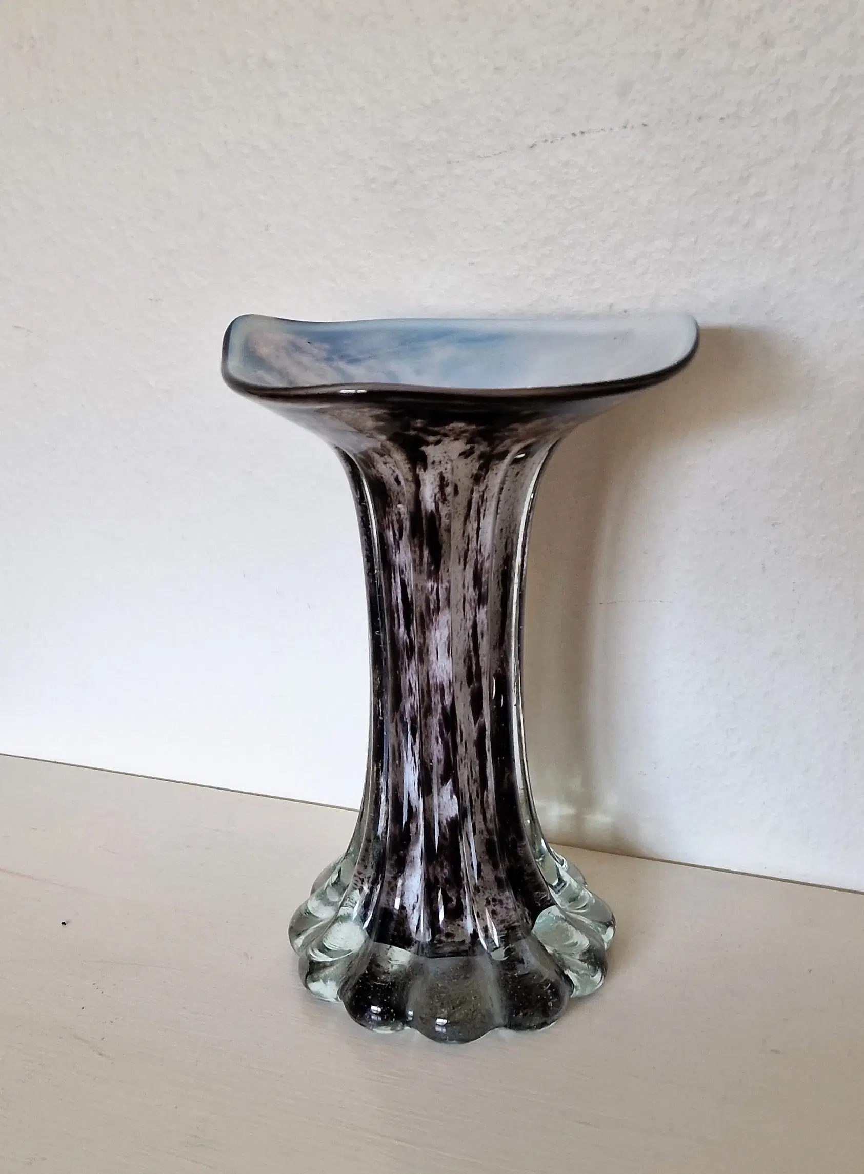 Flot vintage kunstglas vase i Murano-stil