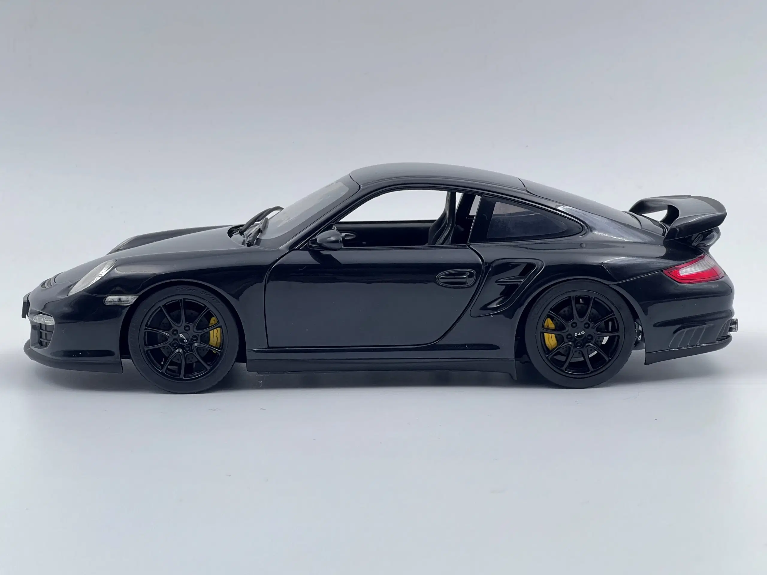 2009 Porsche 911 GT2 (997) 1:18