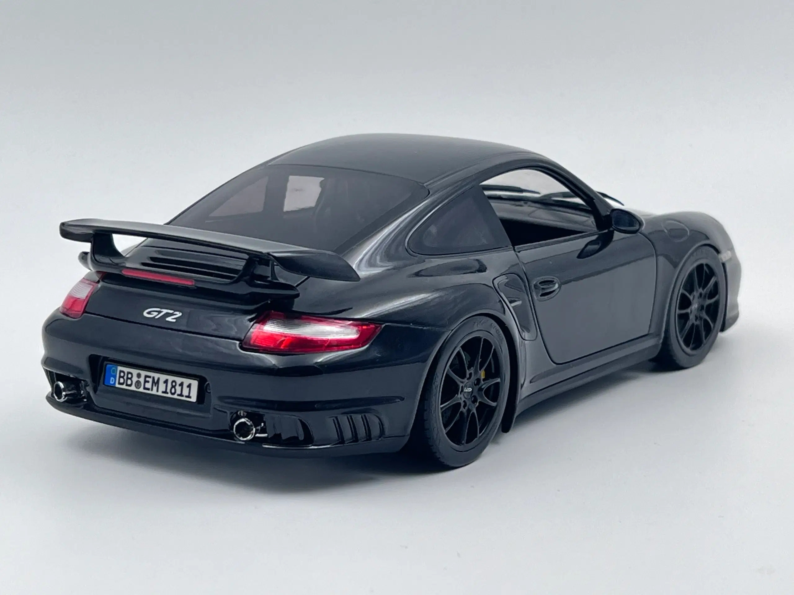 2009 Porsche 911 GT2 (997) 1:18