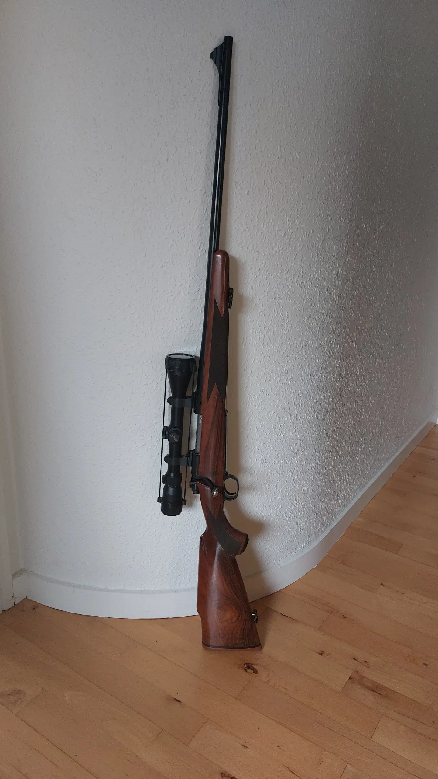 Winchester 300 magnum med Jaguar kikkert 4-9