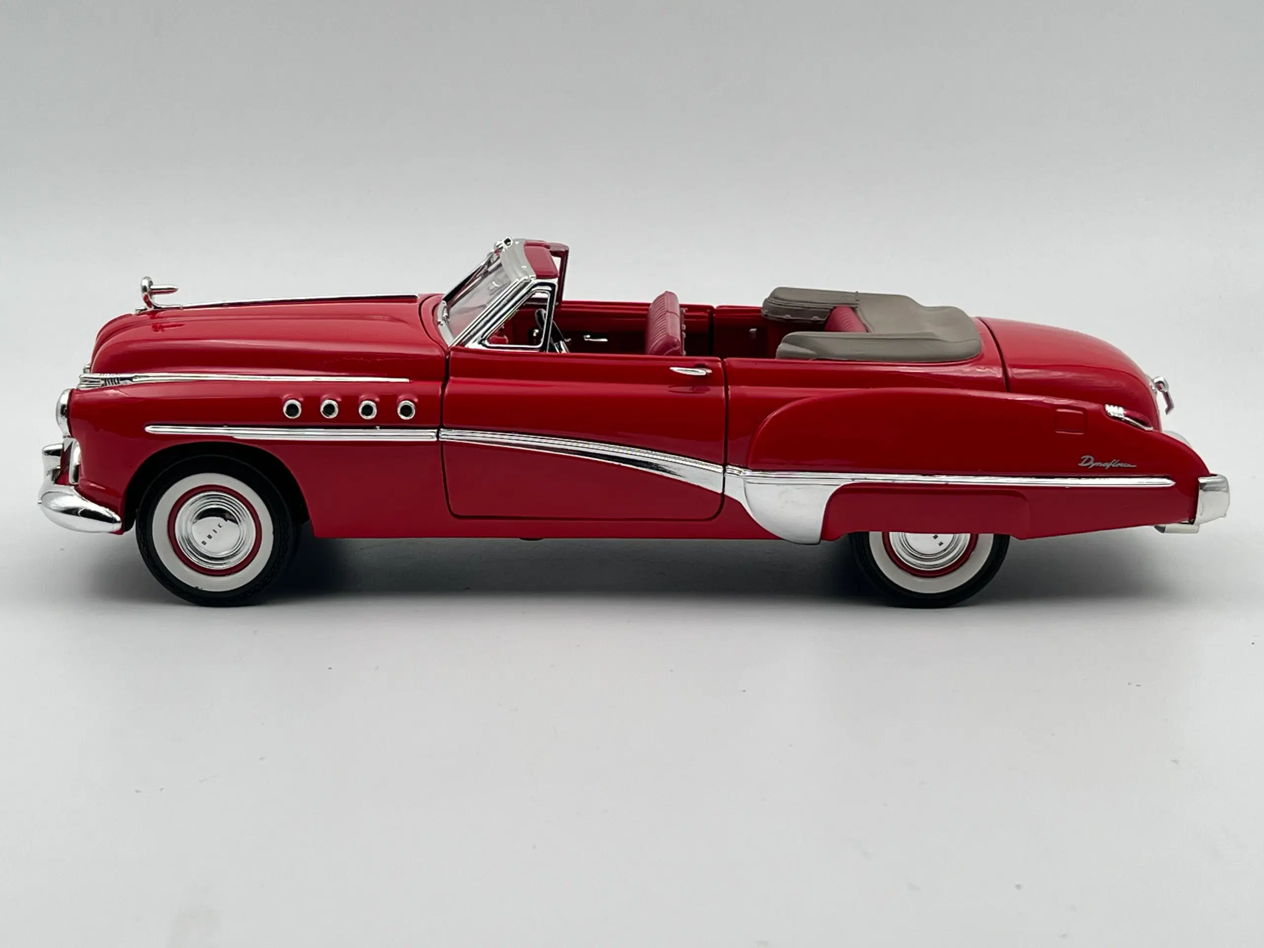 1949 Buick Roadmaster 1:18