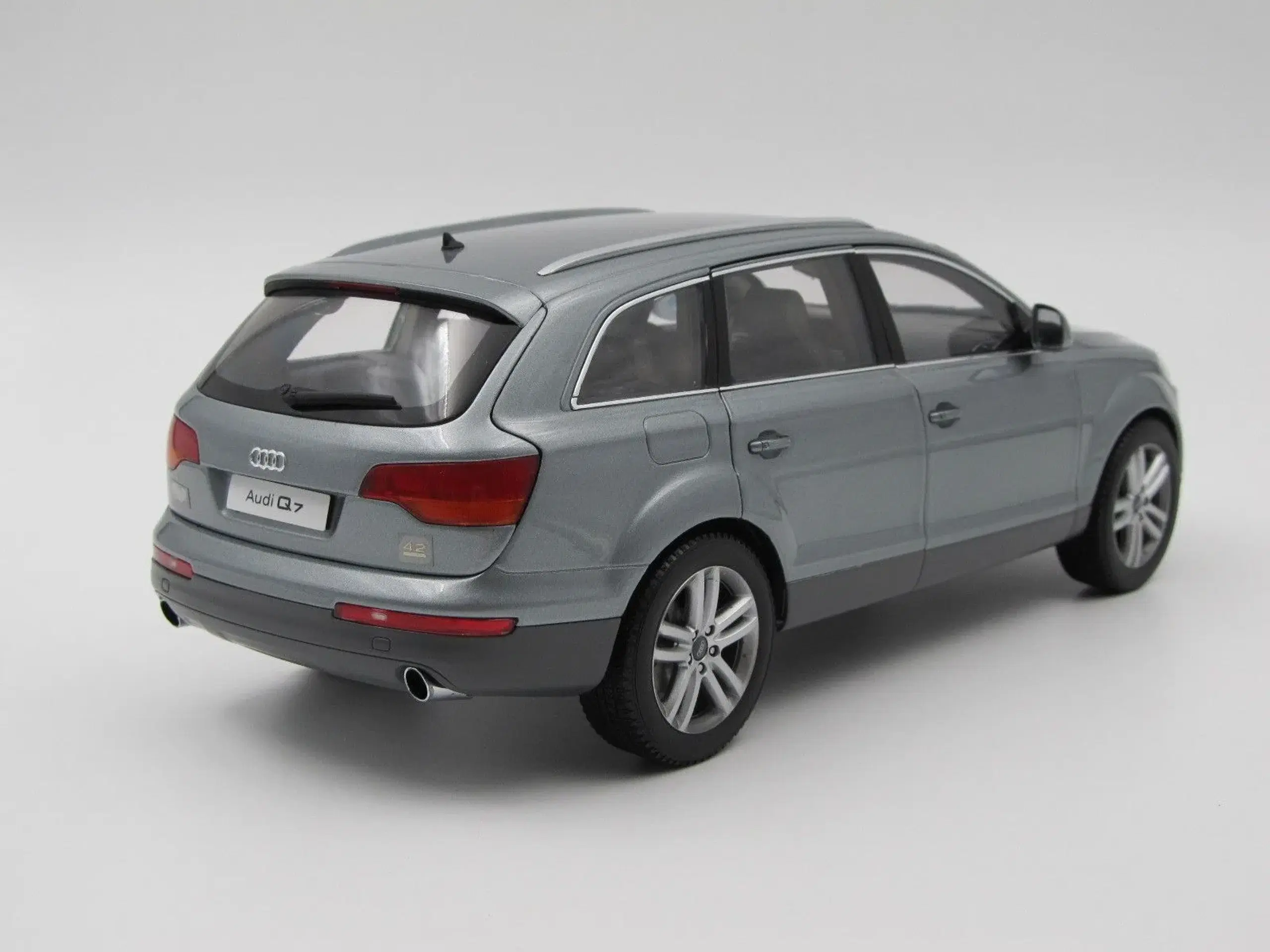 2006 Audi Q7 1:18