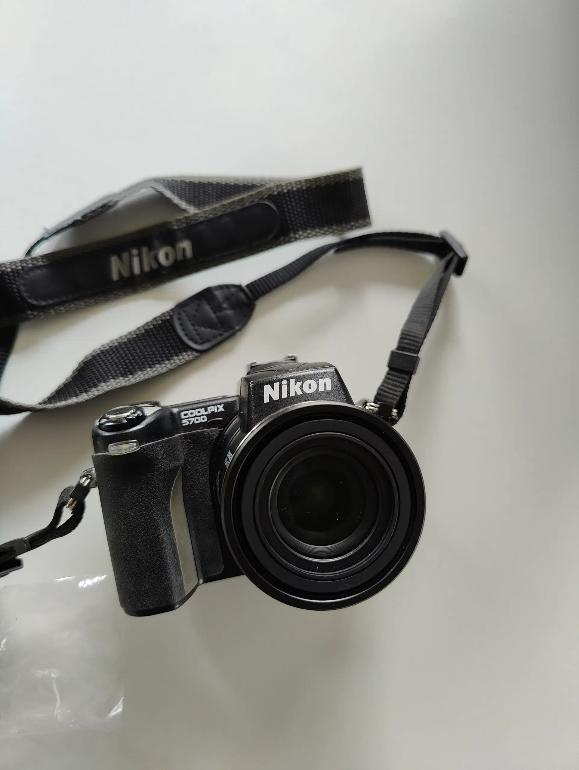 Nikon Coolpix 5700