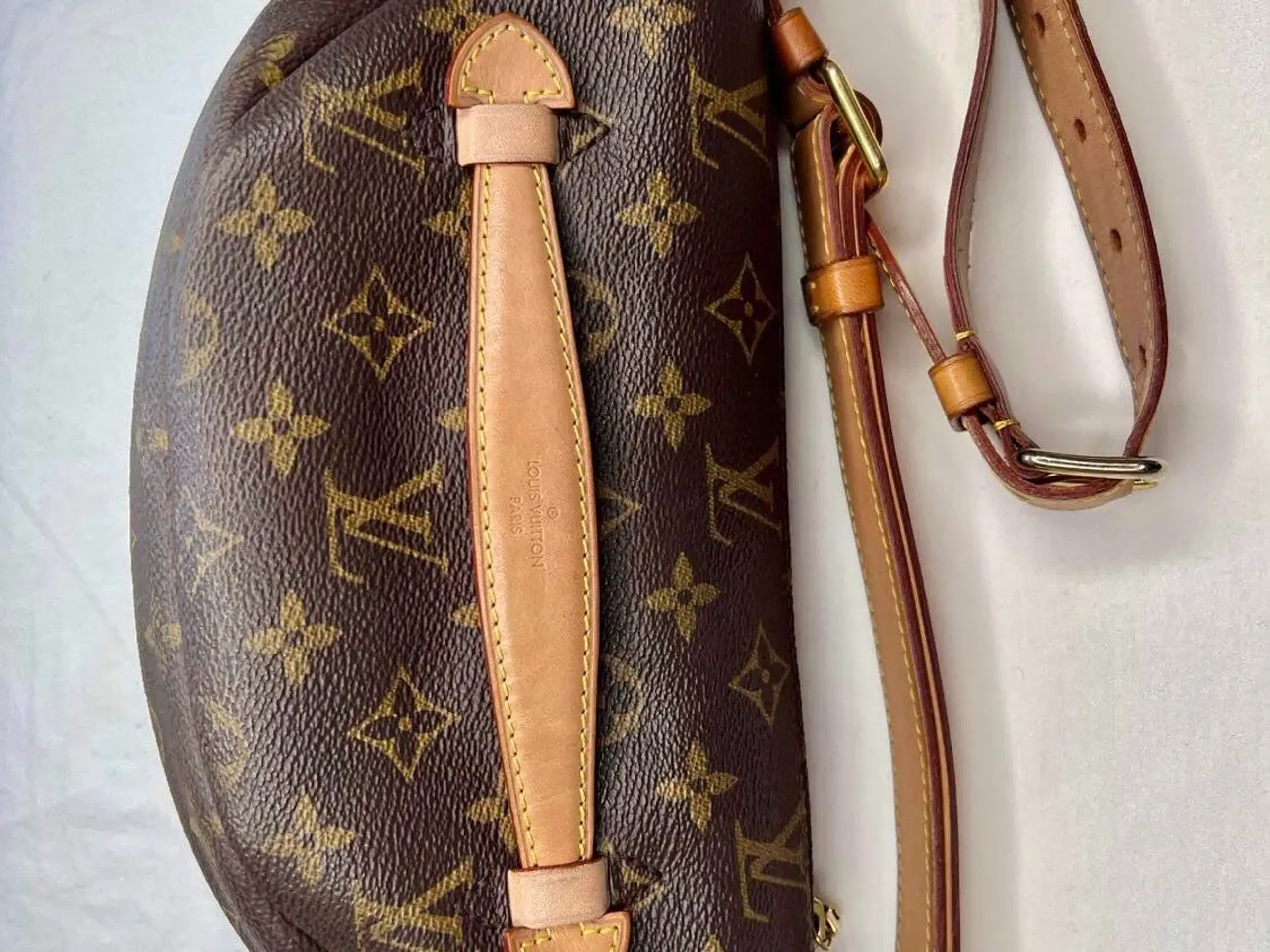 louis vuitton bumbag