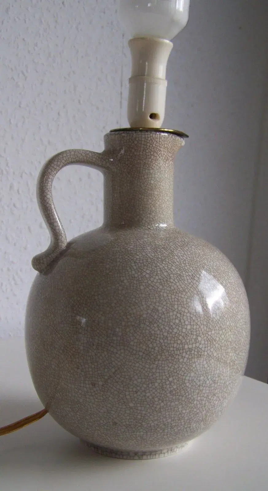 Bordlampe af keramik med krakelé glasur