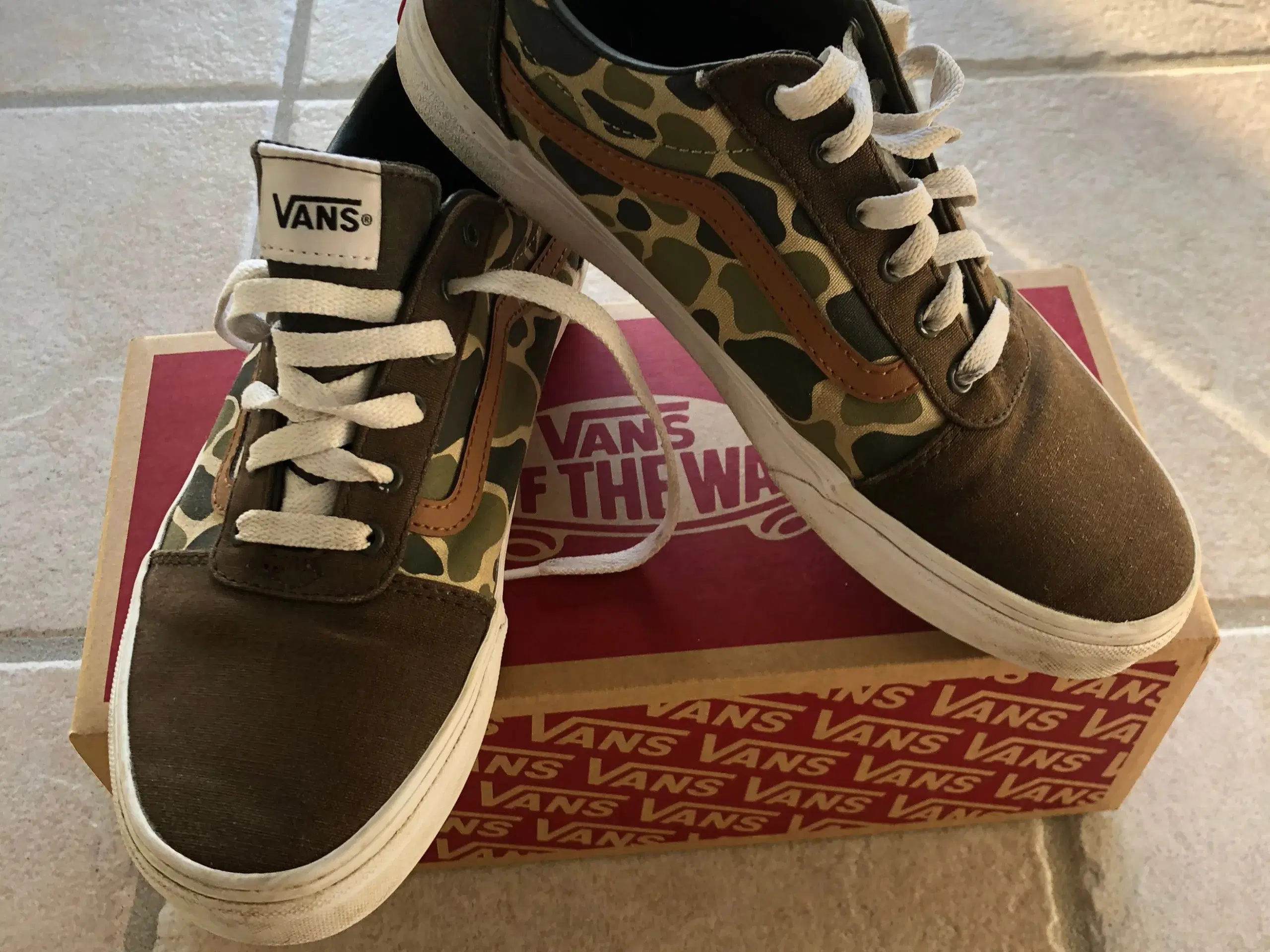 Vans str 385