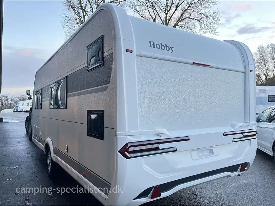 2024 - Hobby De Luxe 560 KMFe   Hobby De Luxe 560 KMFe ny model 2024 - kan ses nu hos Camping -Specialistendk