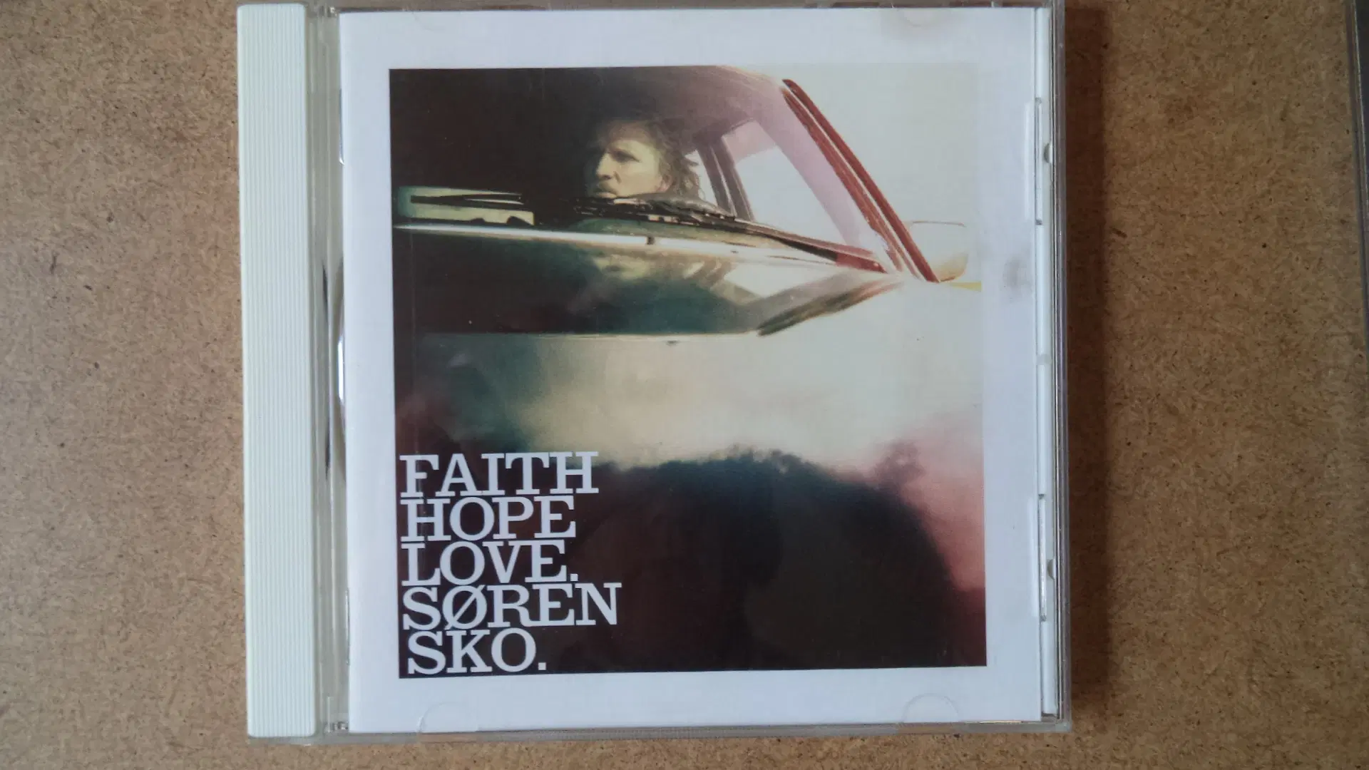 Søren Sko ** Faith Hope Love