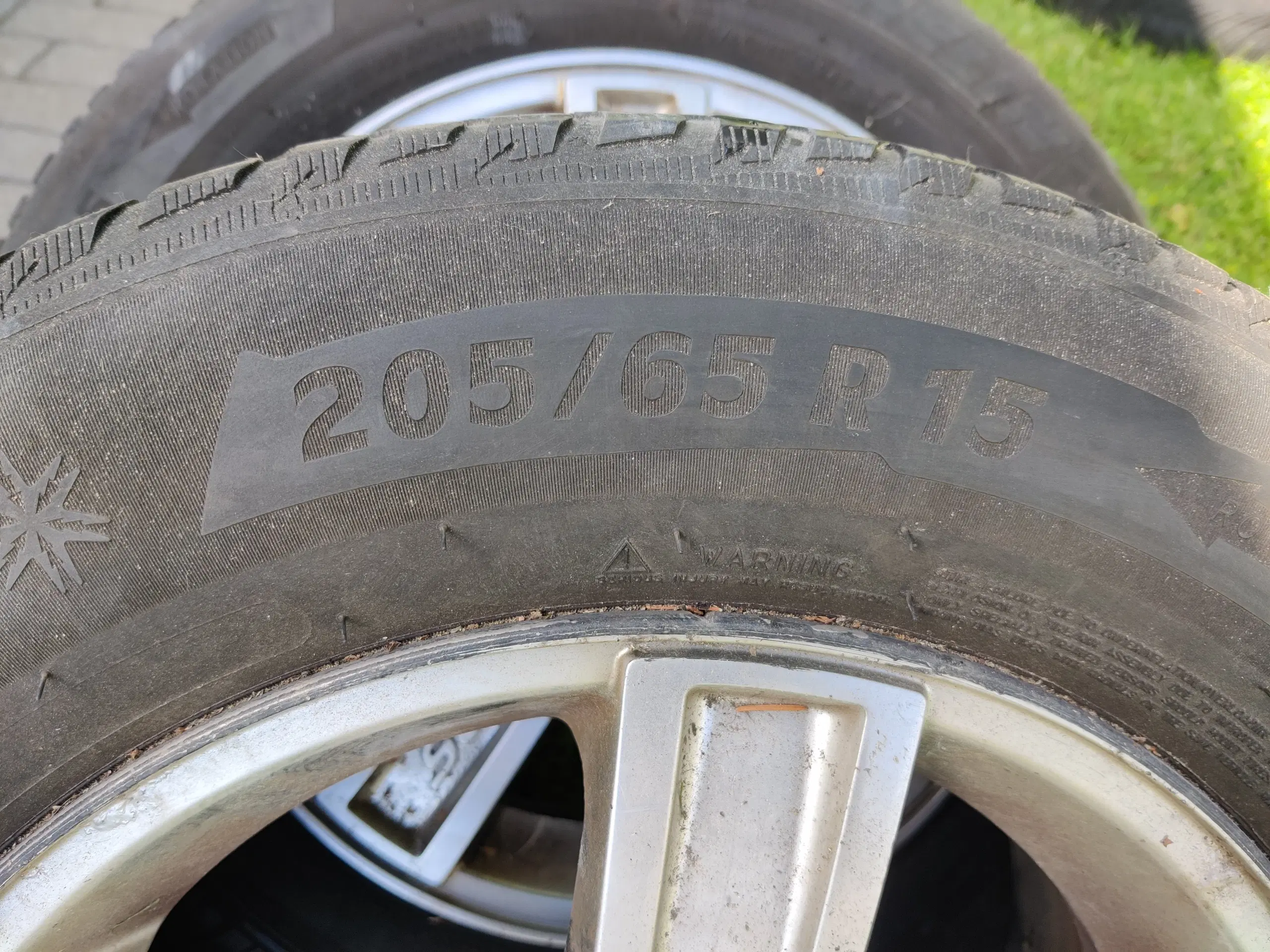 205/65 R15