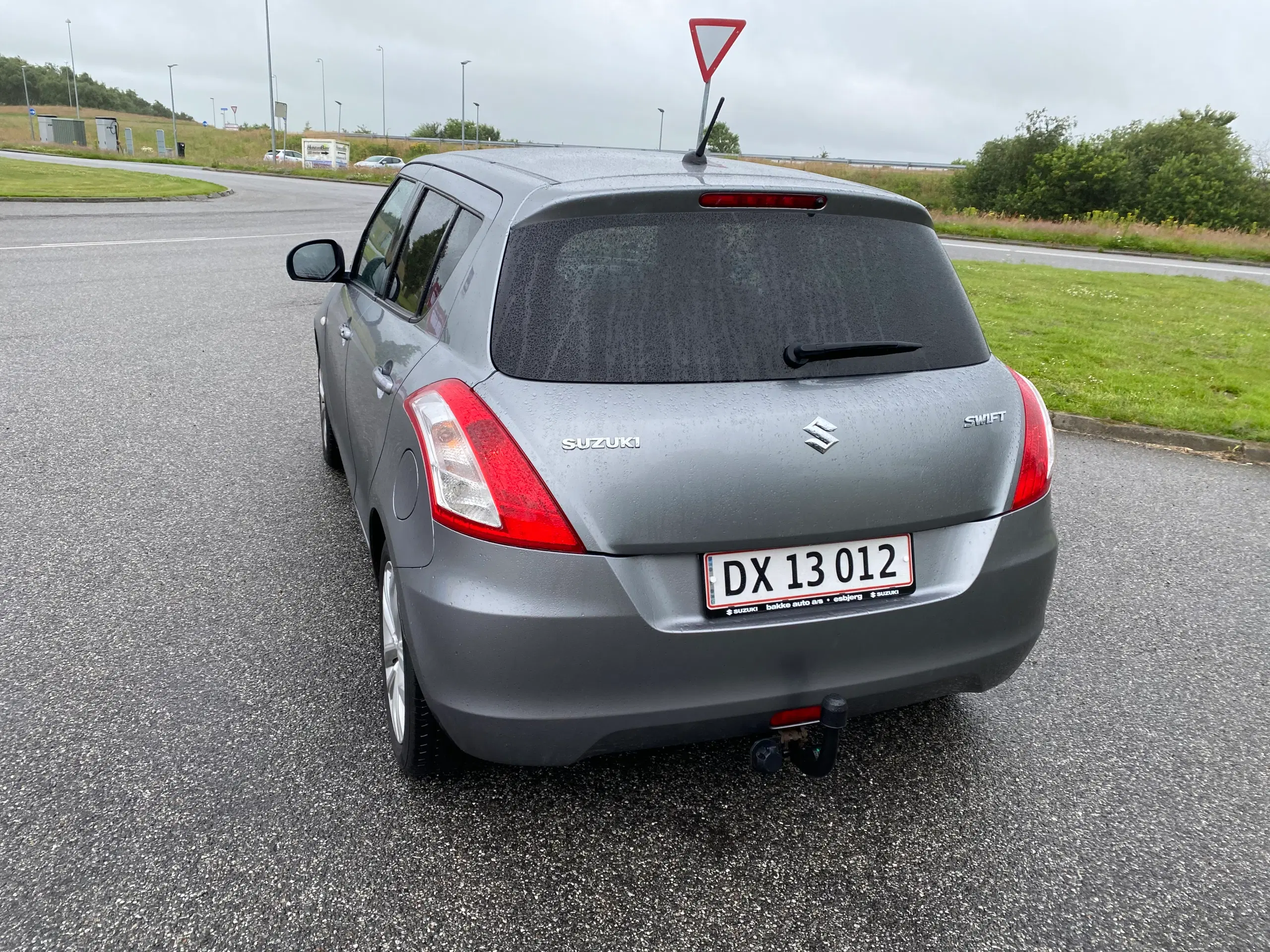 Rigtig flot og velholdt Suzuki Swift! Nys 2/7-24