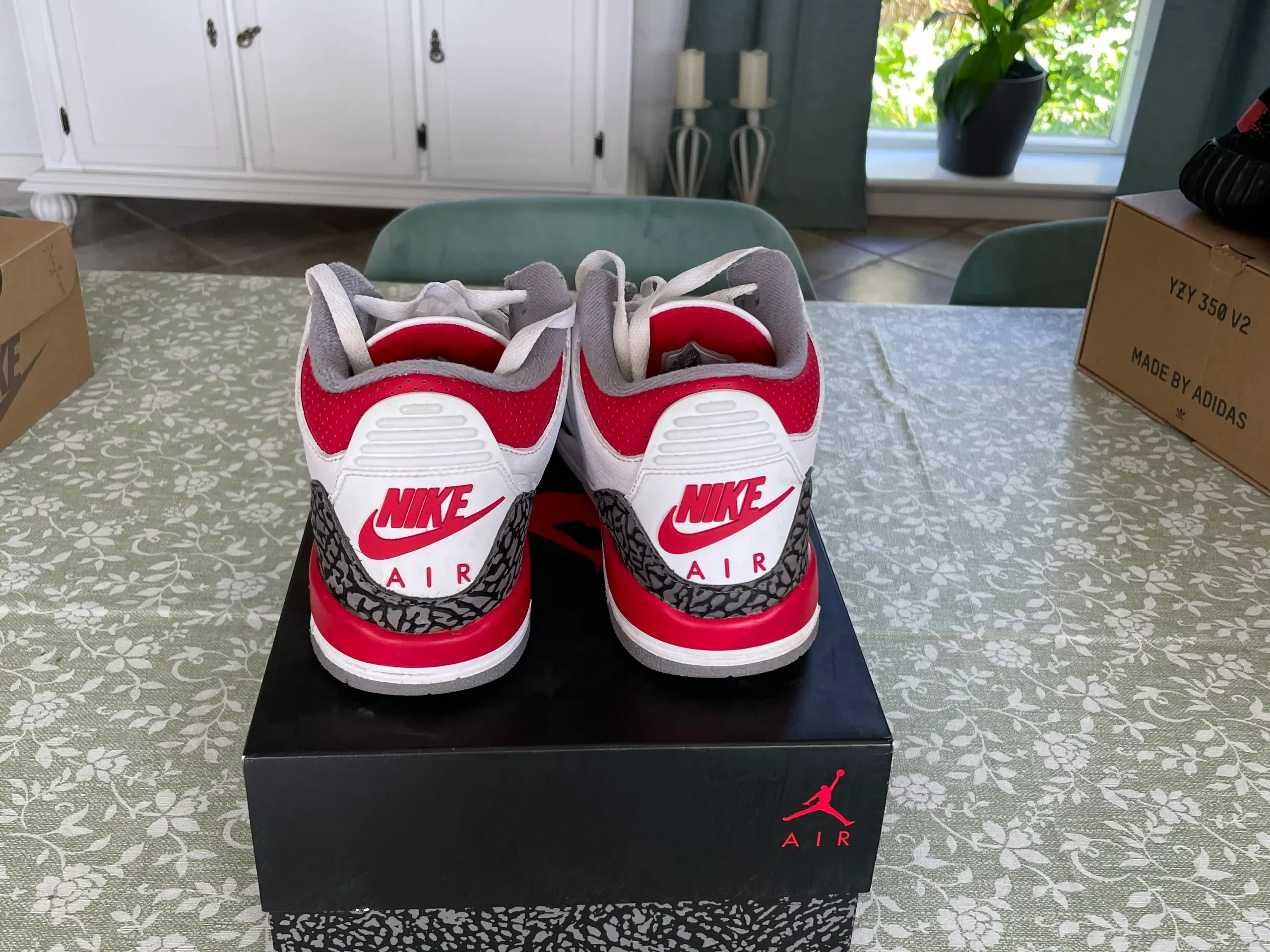 Jordan 3 fire red