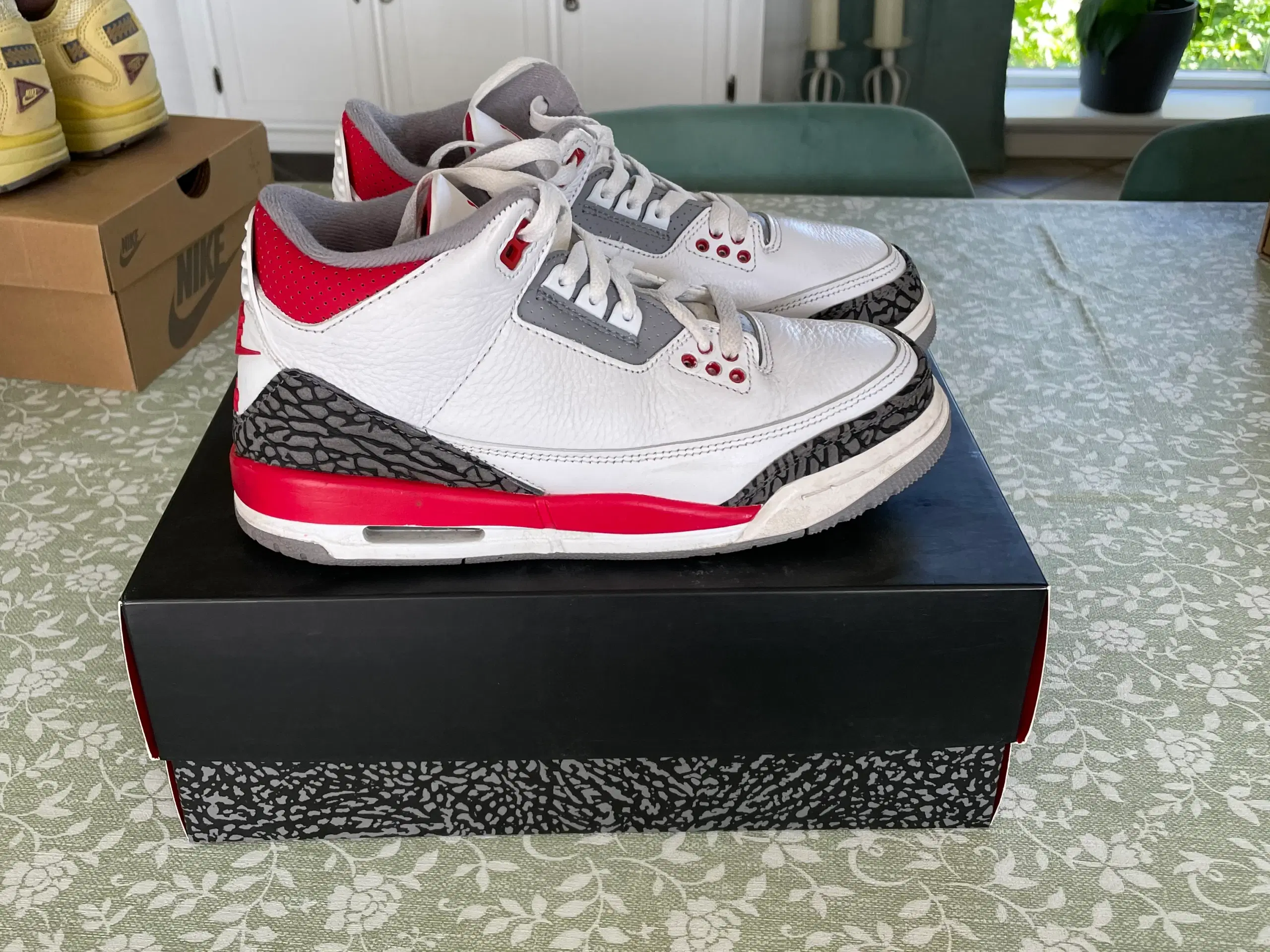 Jordan 3 fire red