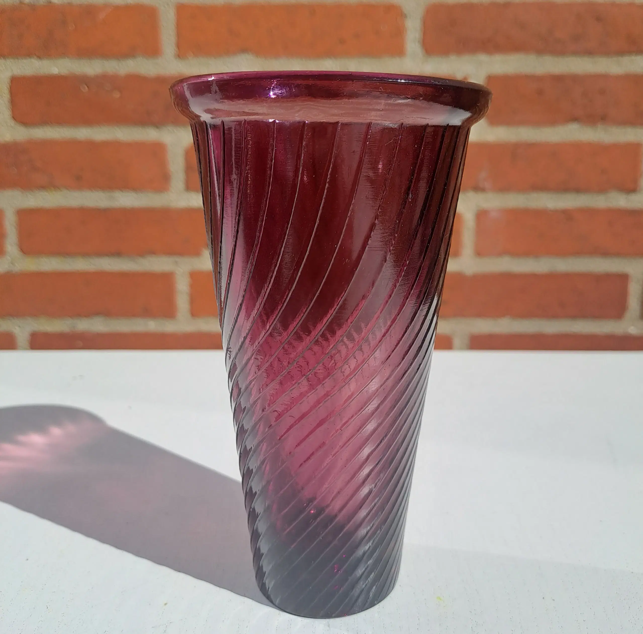 Tupperware og vintage glas vase
