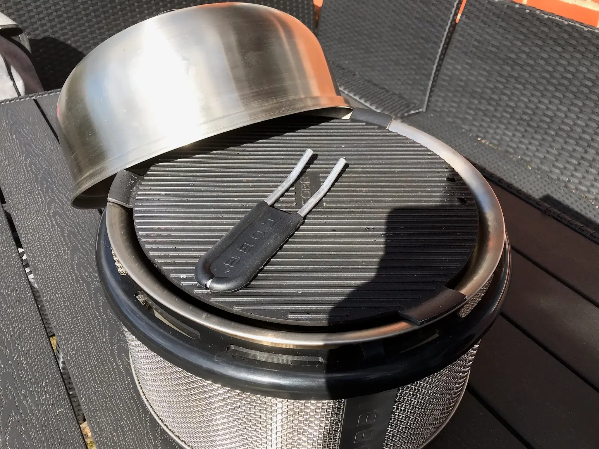 Cobb Easy- To- - Go Grill