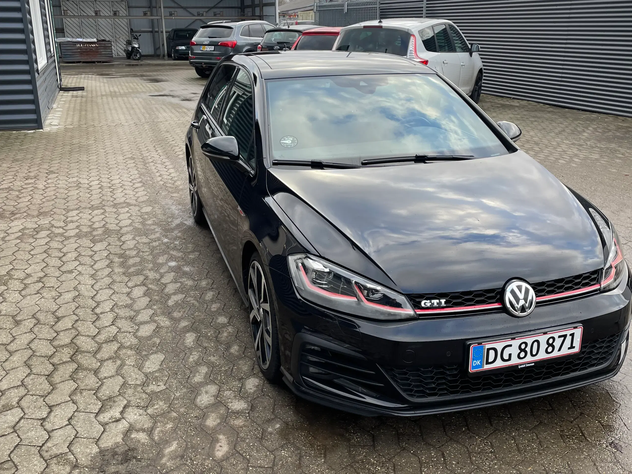 GOLF GTI 230 HK