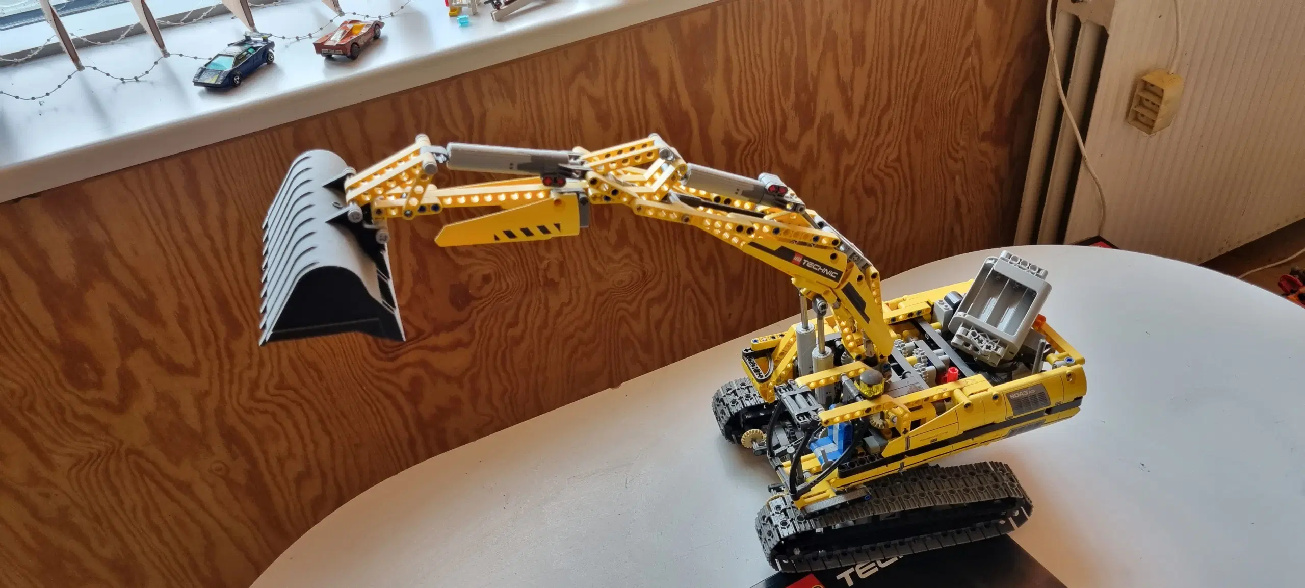 Lego Technic Motoriseret Excavator nr 8043