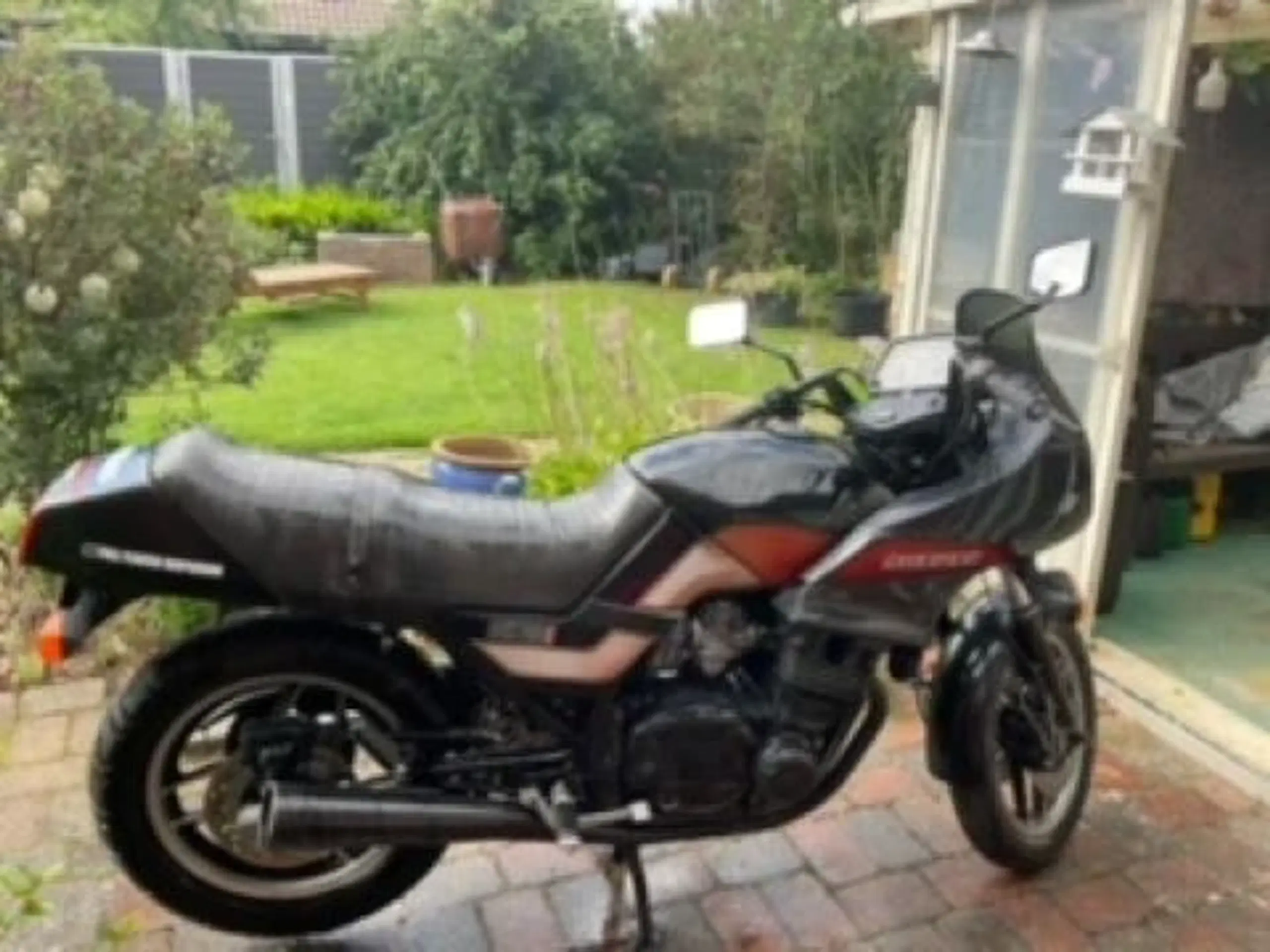 Suzuki gsx 750 es