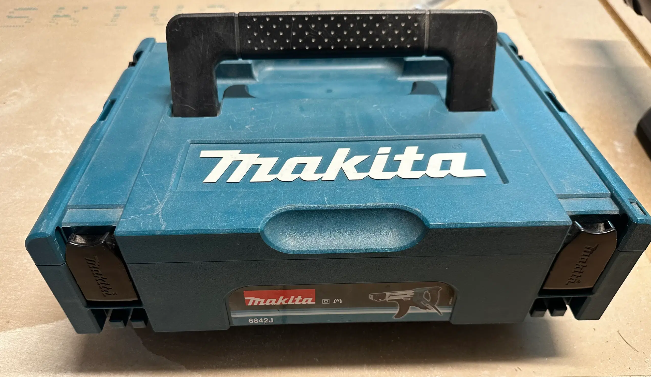 Makita Gipsskruemaskine 6842J