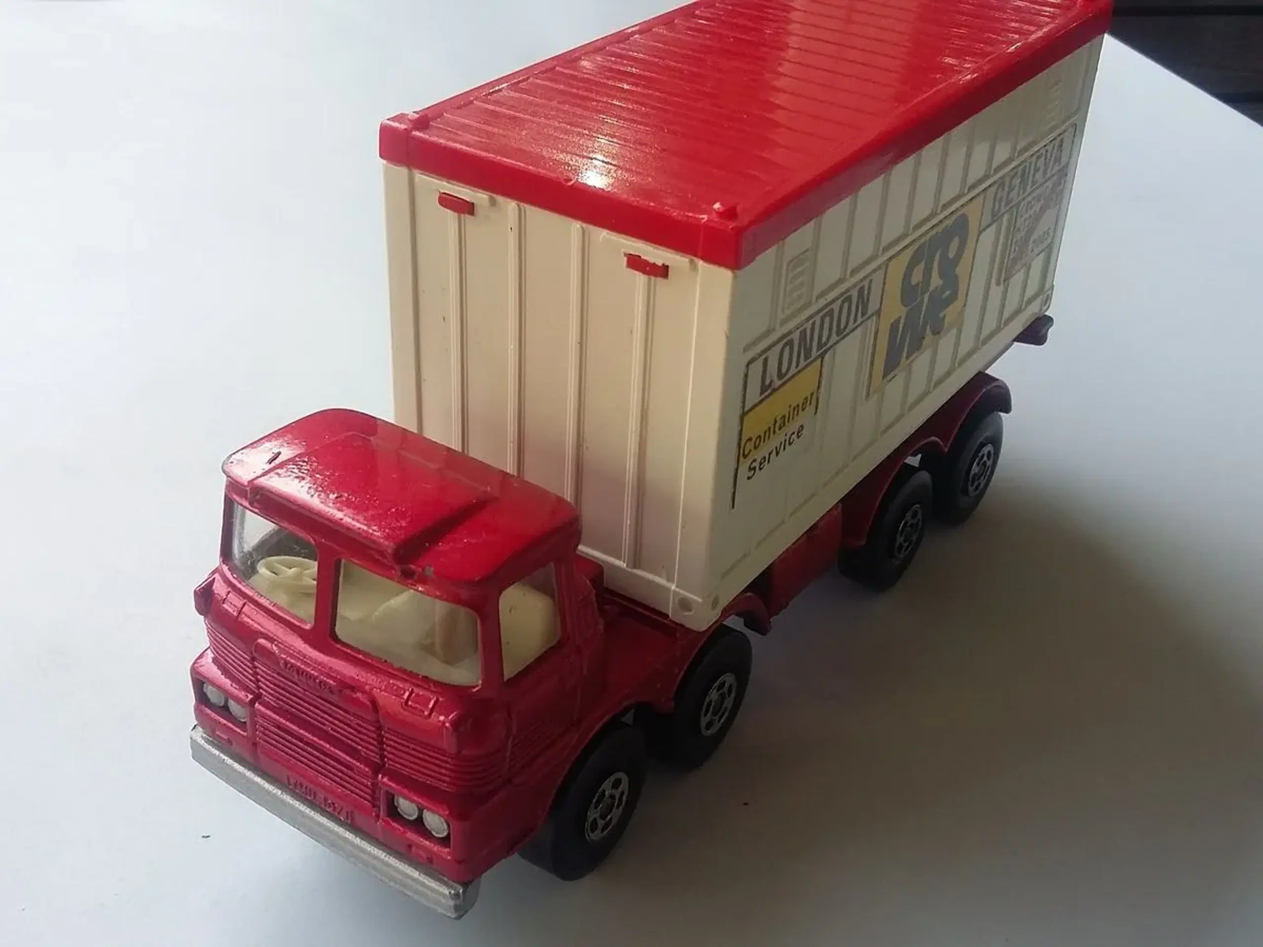 K-24 Container Truck