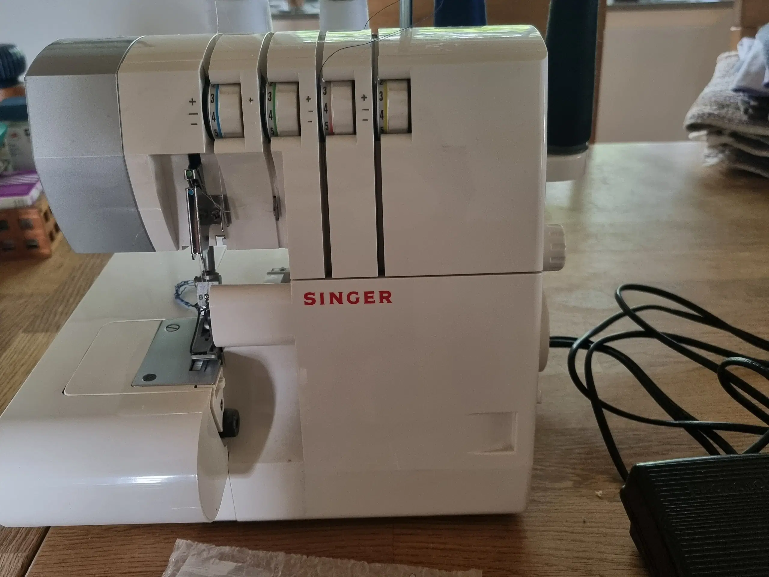 Singer overlocker 14SH754