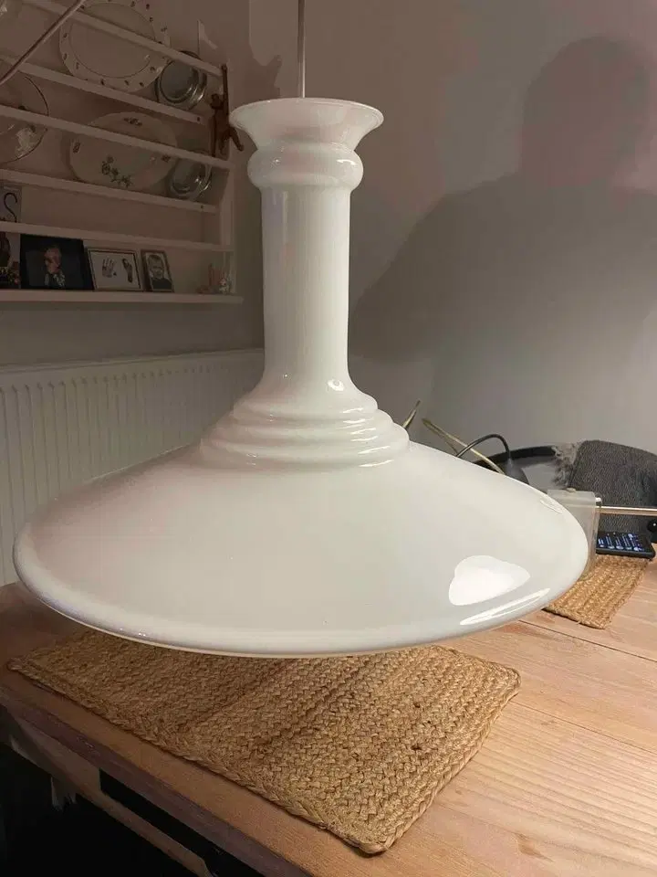 Holmegaards lampe i hvid glas