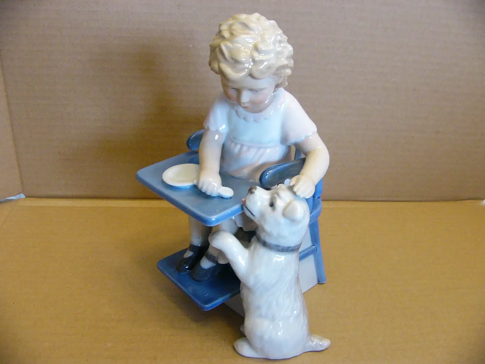 Kgl porcelænsfigur nr 451