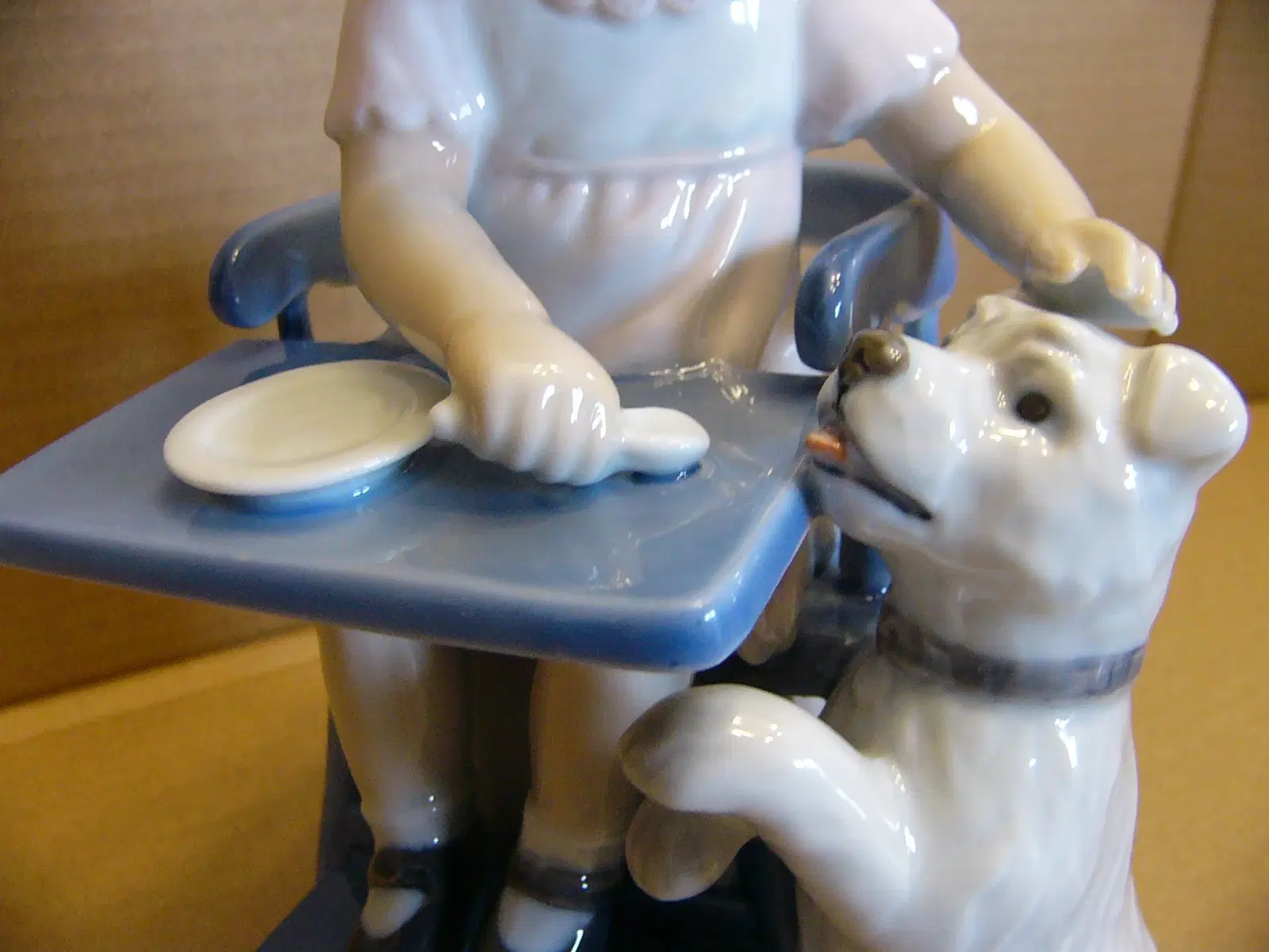 Kgl porcelænsfigur nr 451