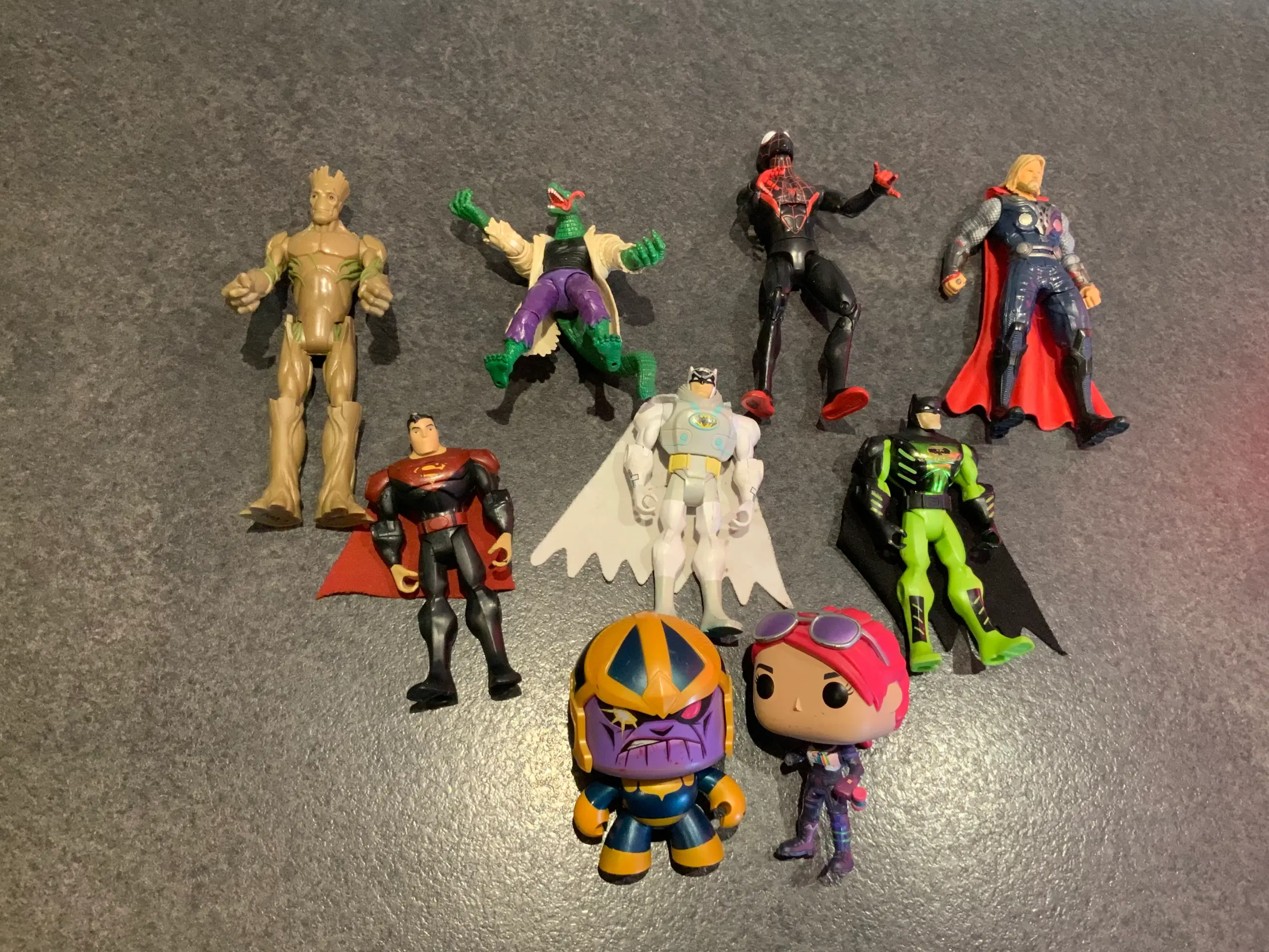 9 action figurer