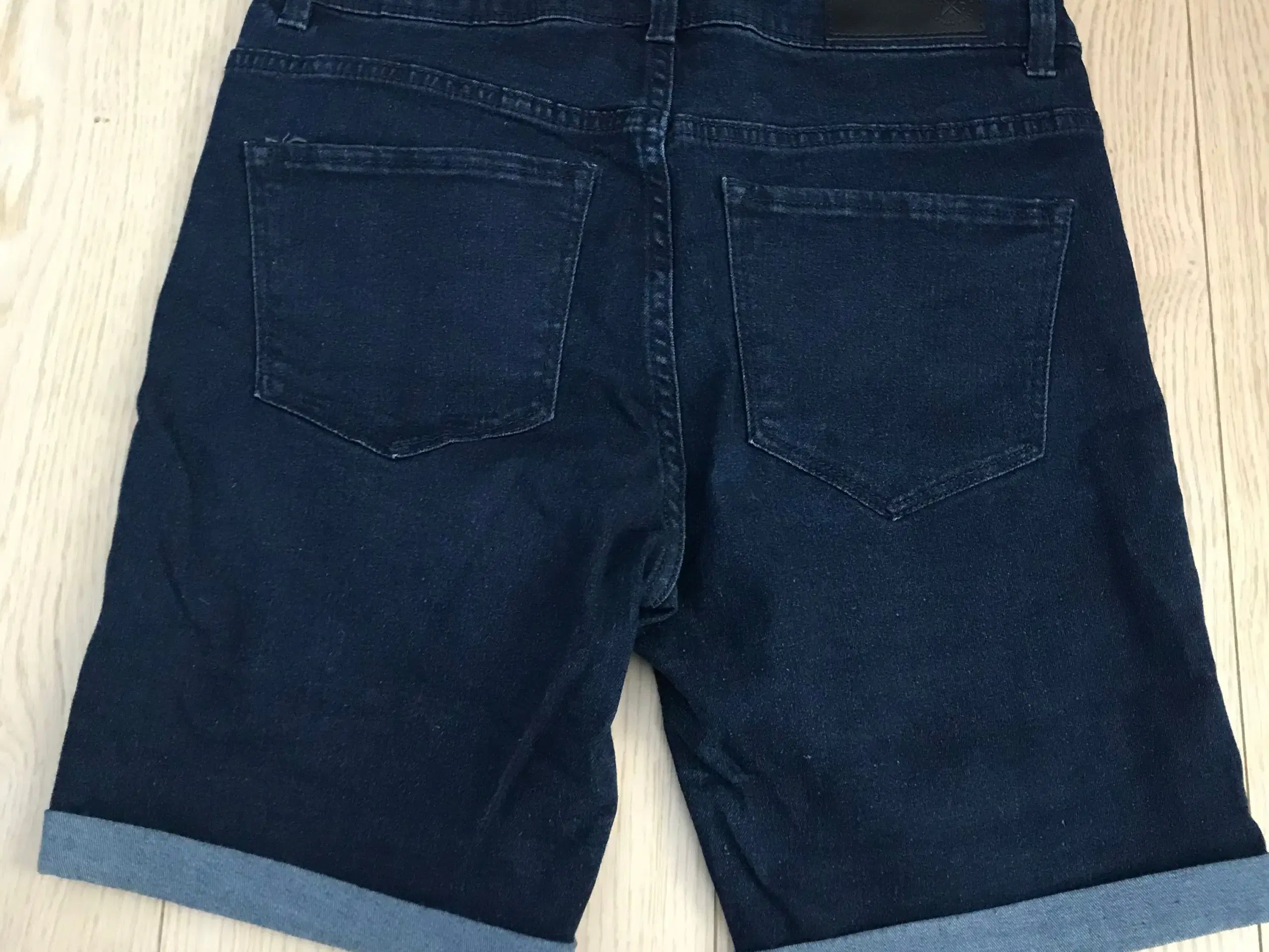 Mørkeblå Vero Moda demin shorts strl s