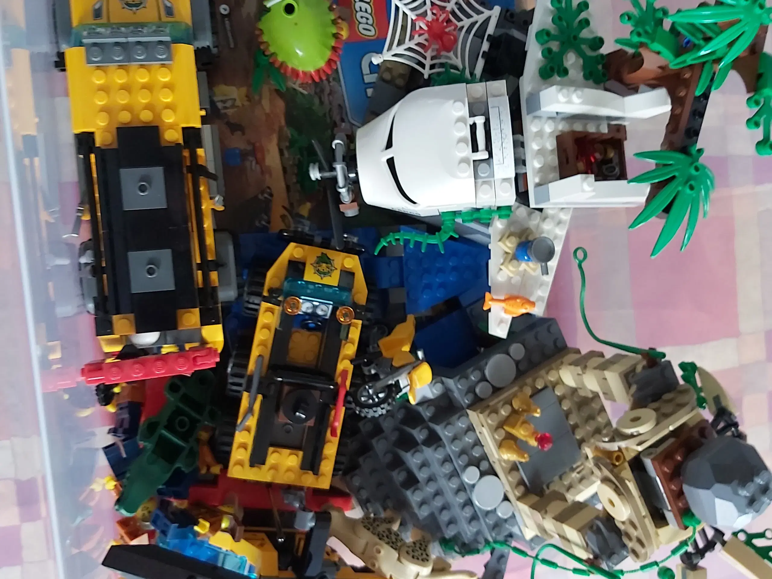 Jungle lego 60161