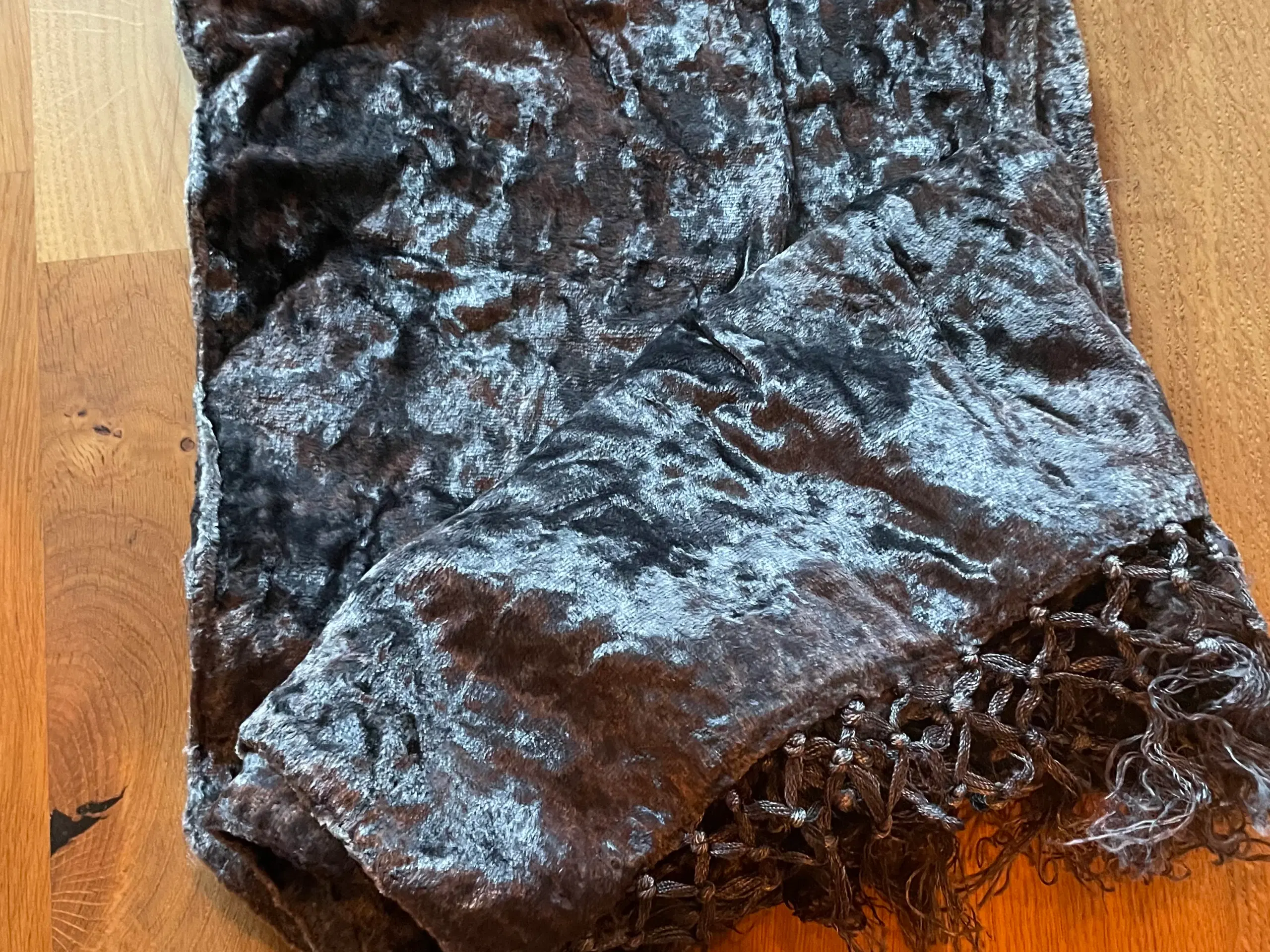 Velour tørklæde - grå - 140x28cm