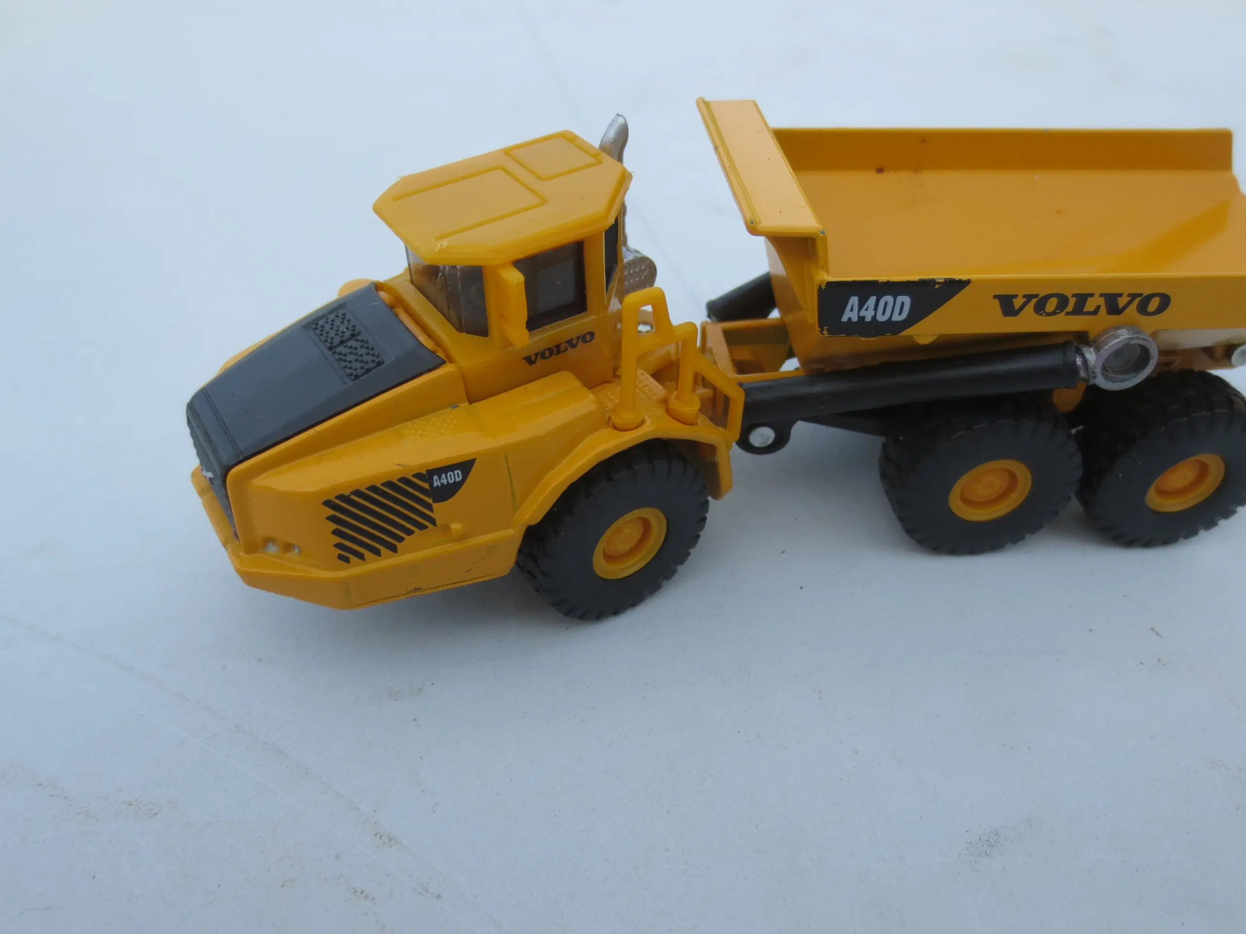 1 stk Volvo Dumper A40D i Siku