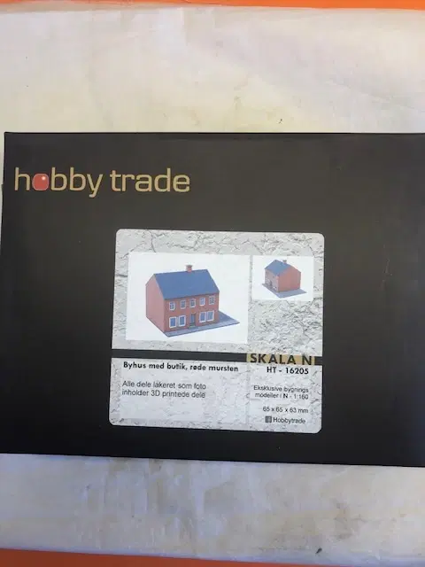 Hobbytrade 16205 Byhus med butik røde mursten SP