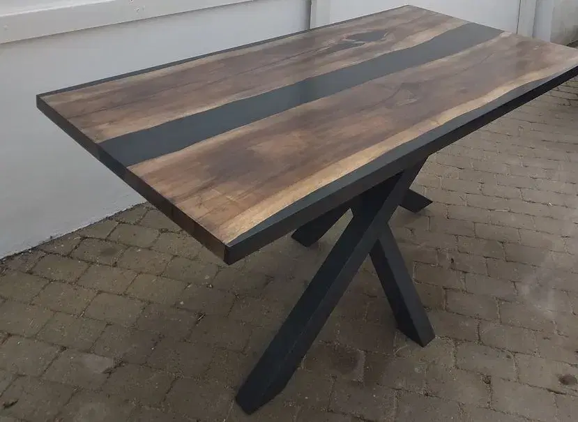 Epoxy valnød spisebord