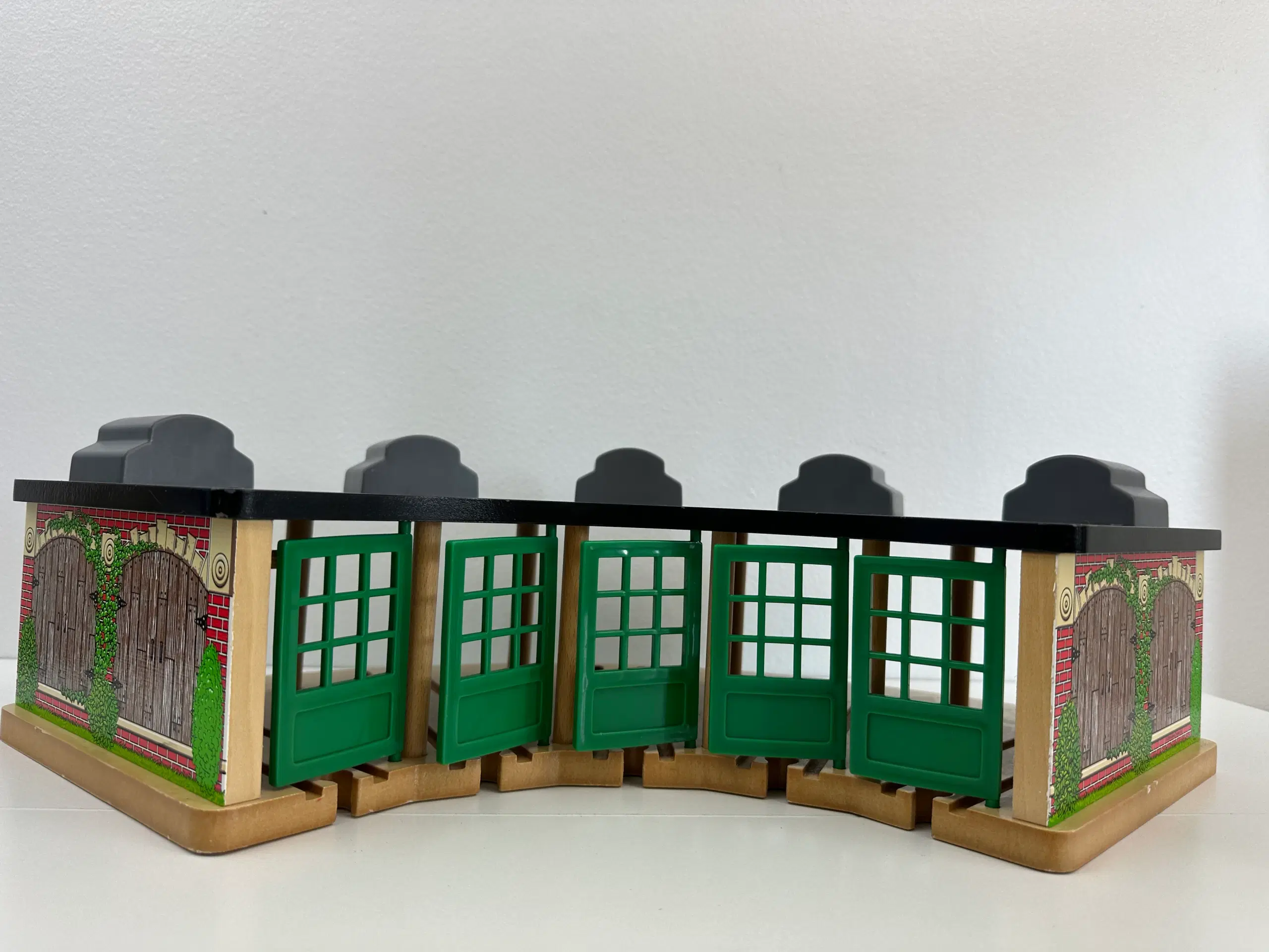 Thomas Tog station / Remise (Brio)