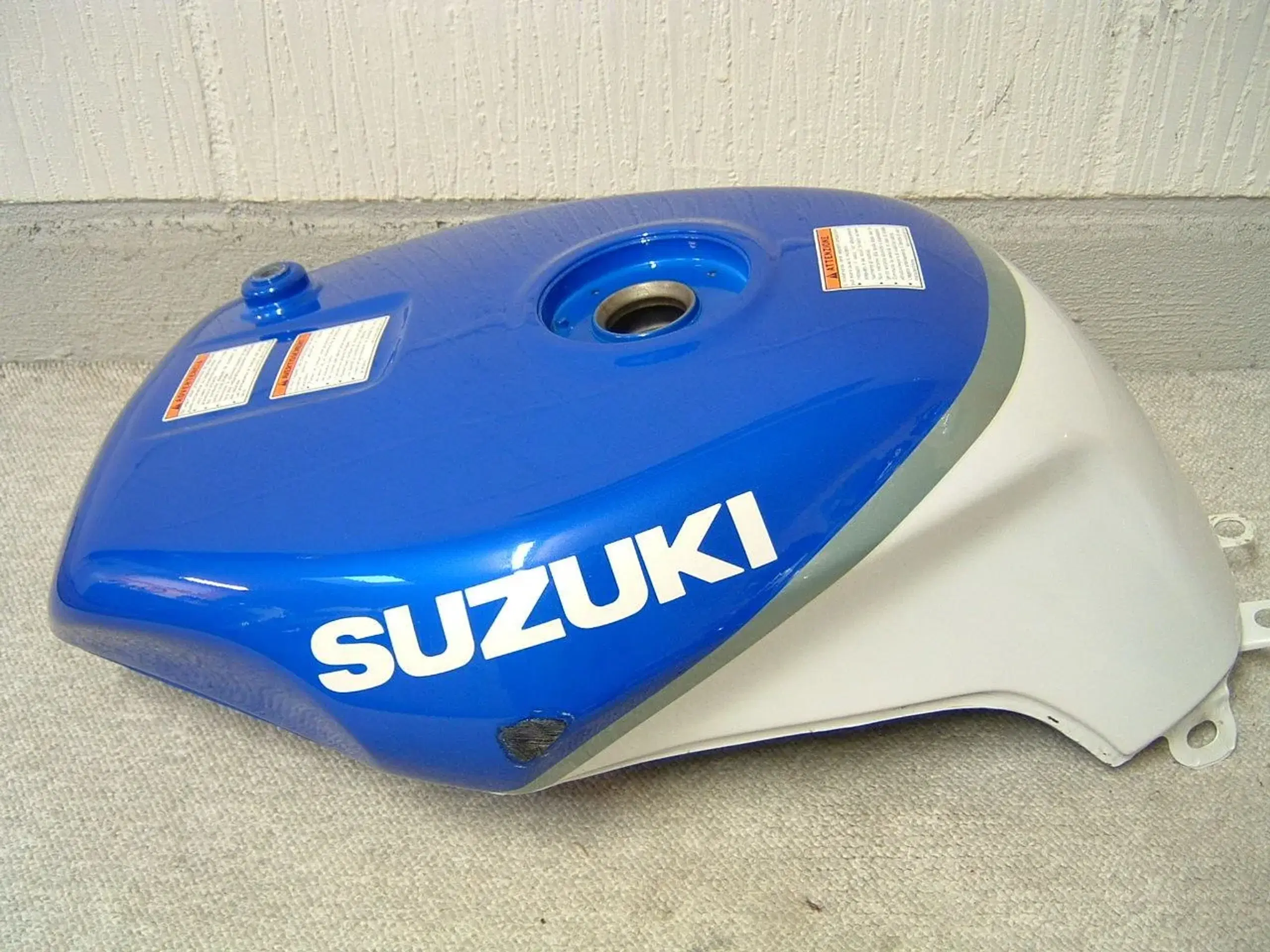 Suzuki GSXR750 Tank