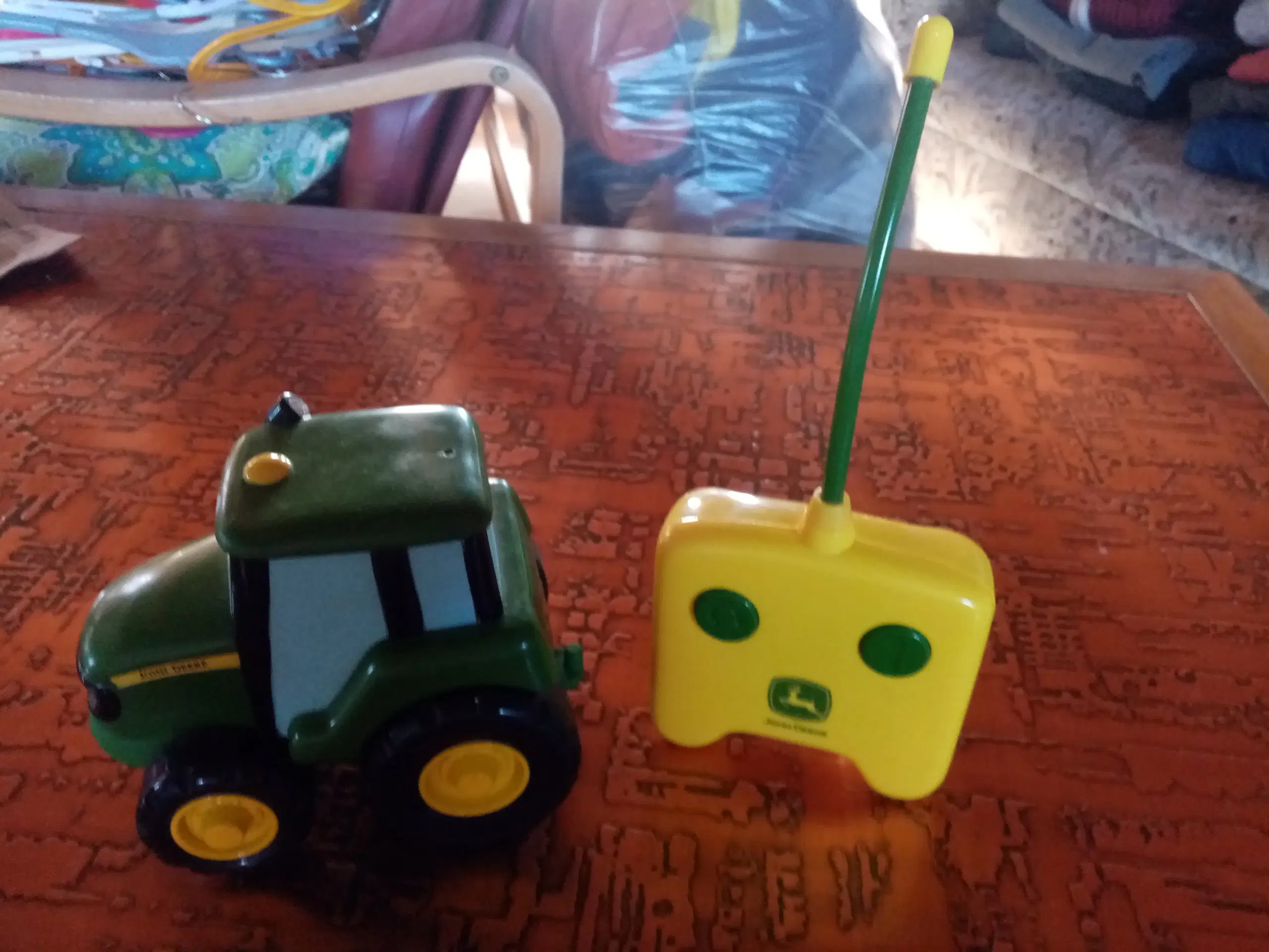 Min første Fjernstyret Traktor Dohn Deere