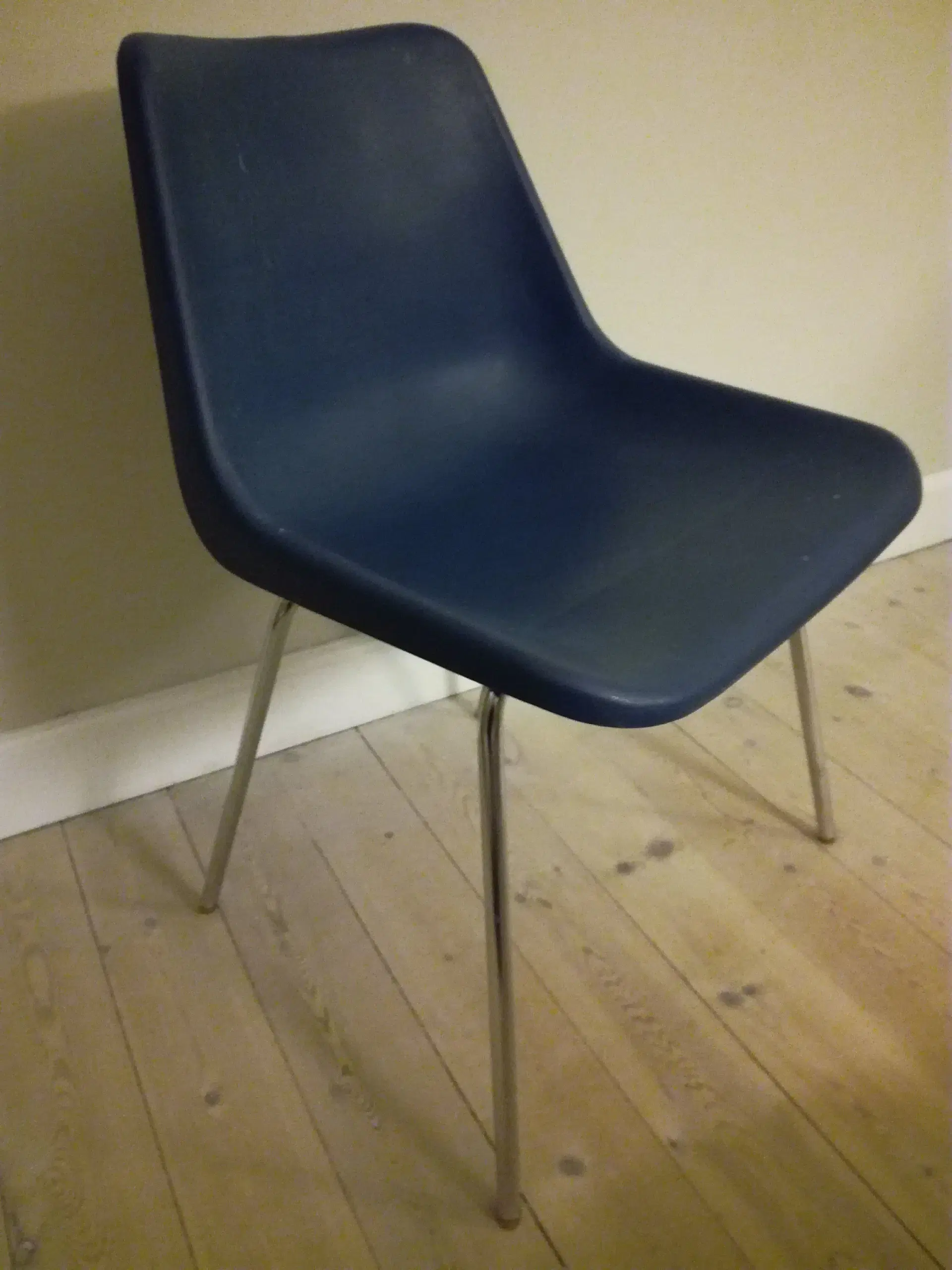 Robin Day Polypropylene Chair