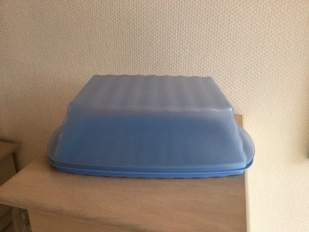 Tupperware brødkasse