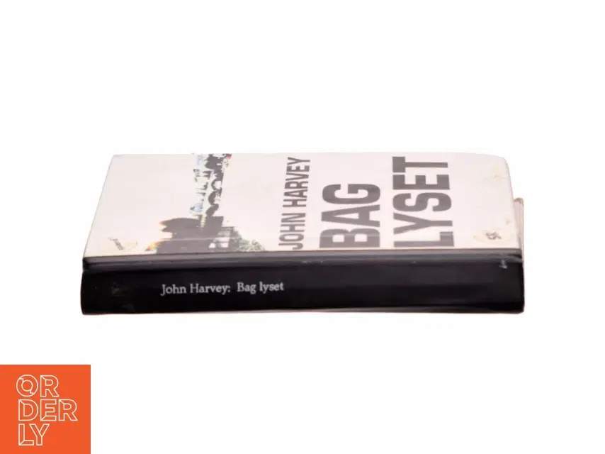 Bag Lyset af John Harvey