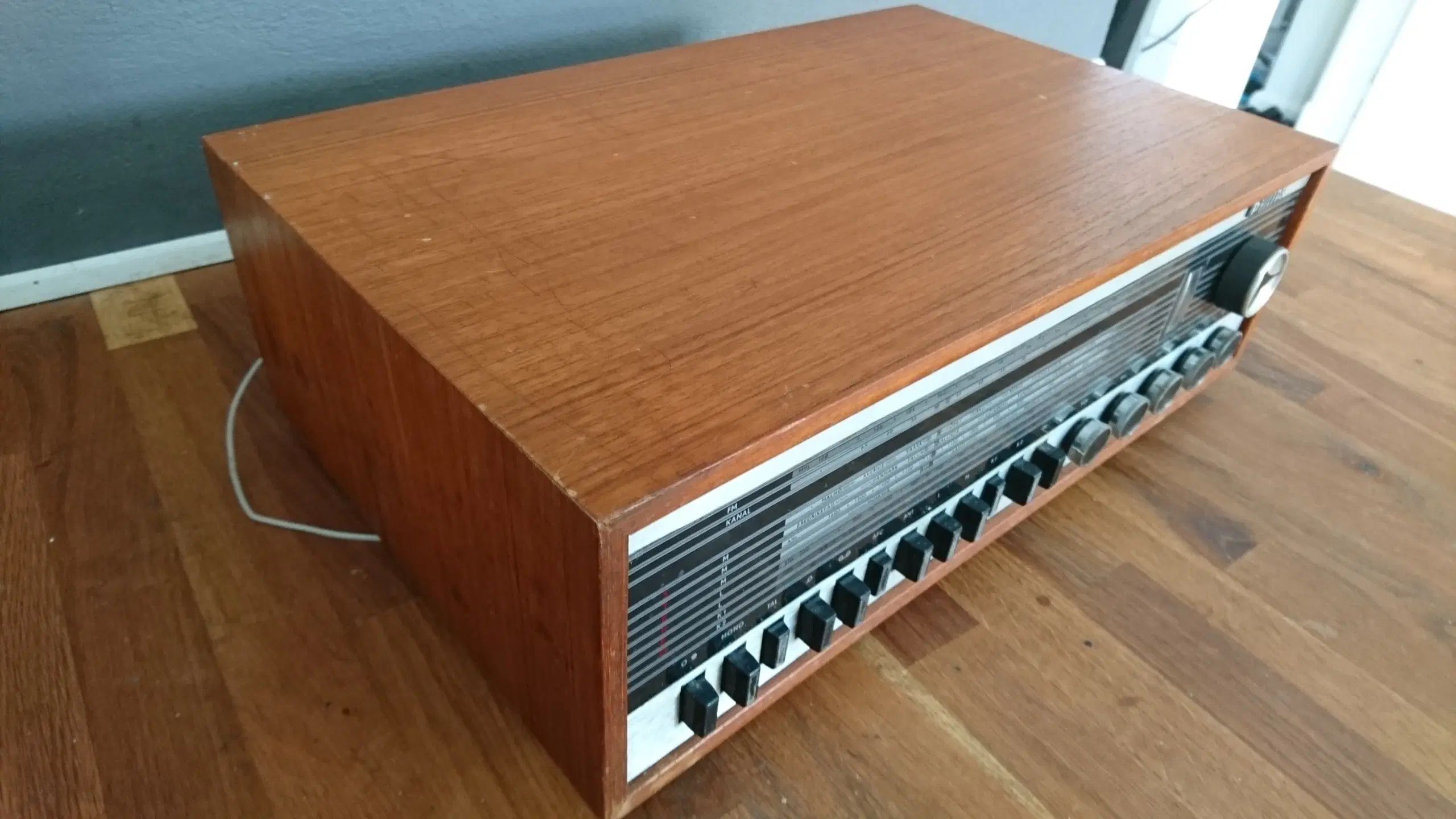 Vintage retro receiver