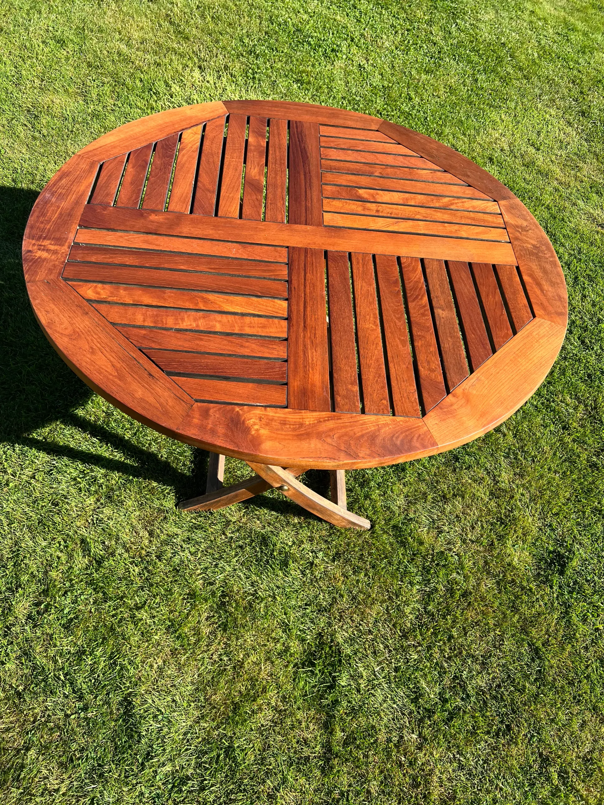 Teak havebord rundt