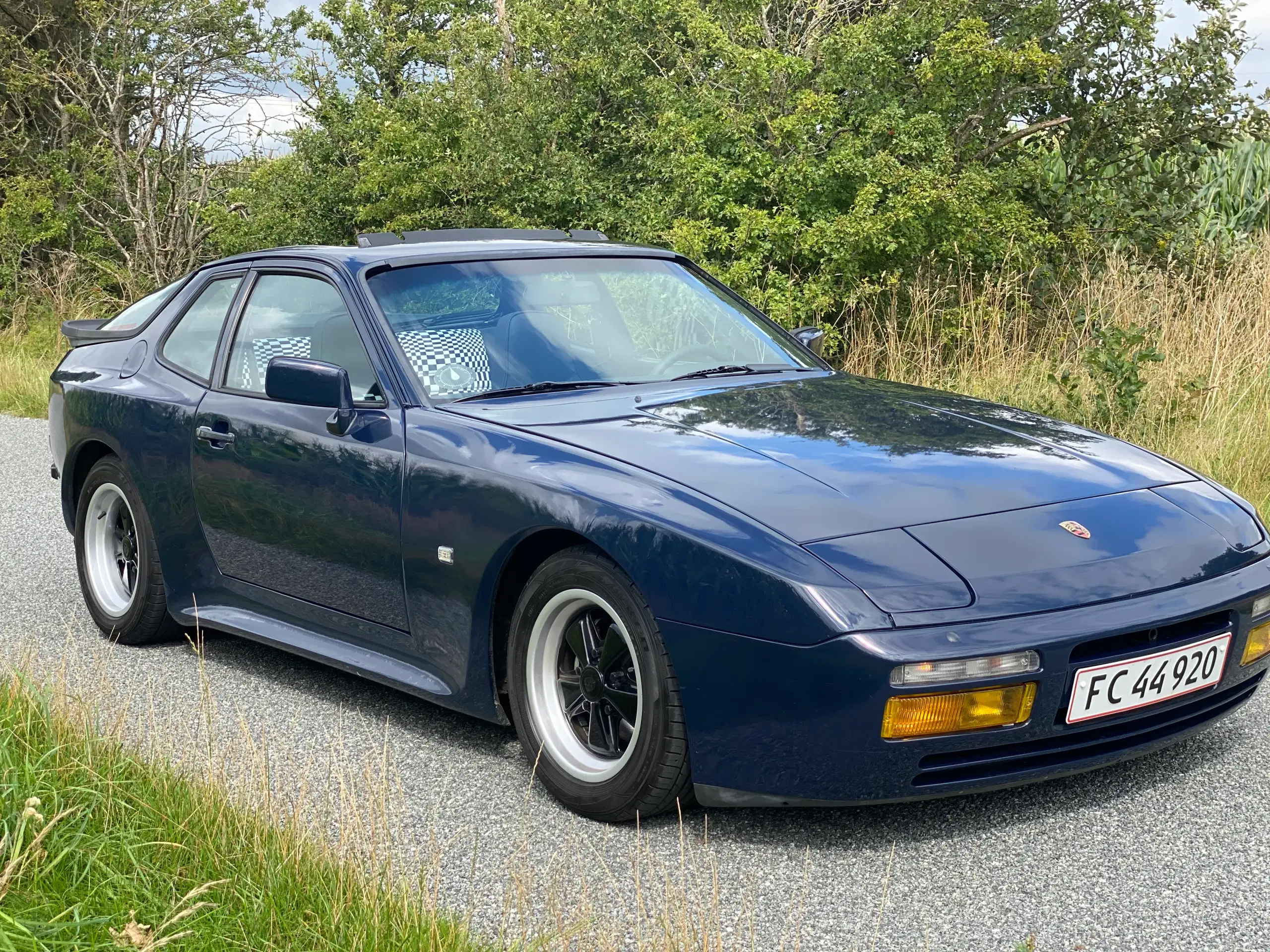 Porsche 944 25