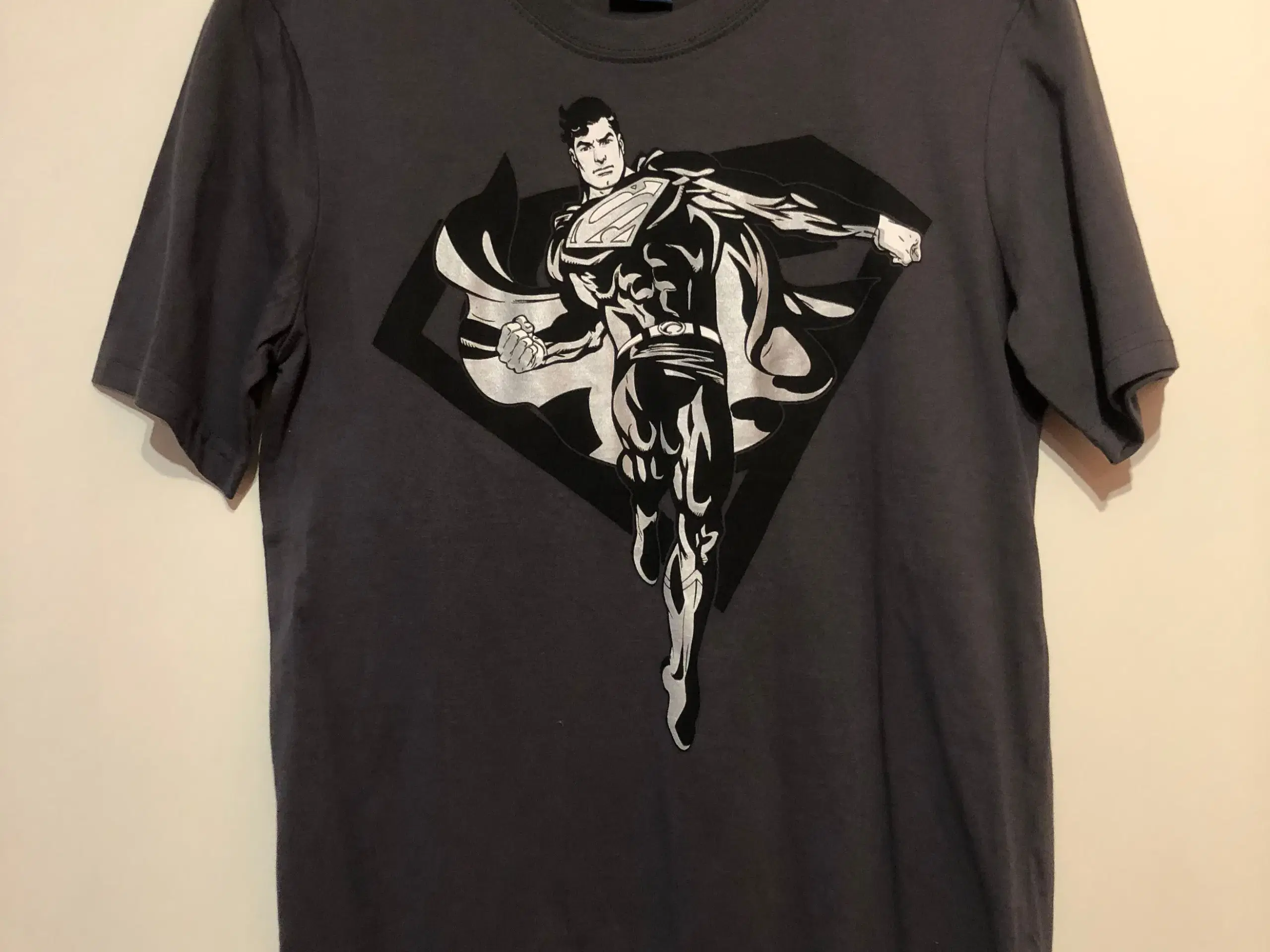 Superman t-shirt - str 164 cm - 14 år