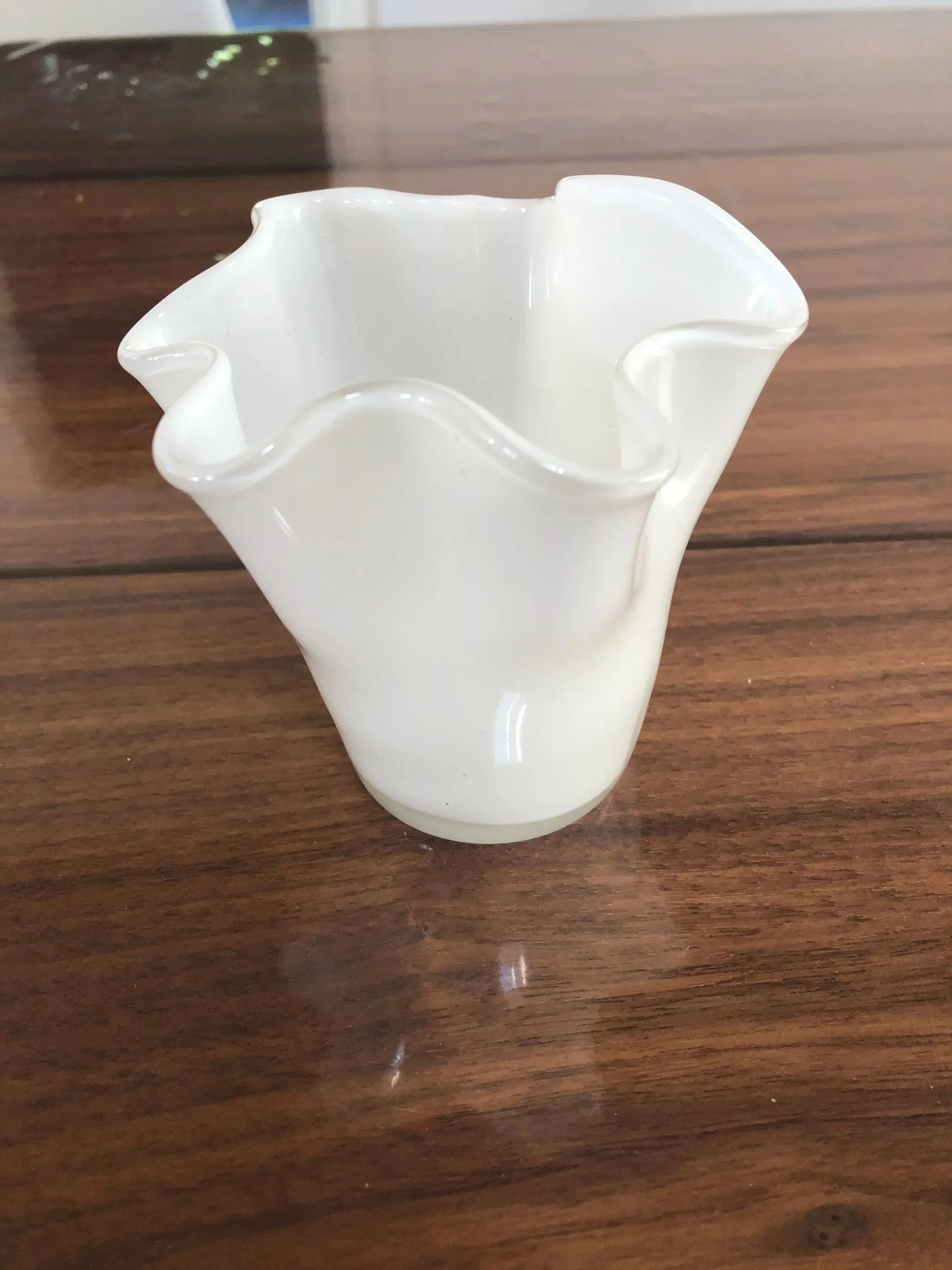 Hvid glas vase