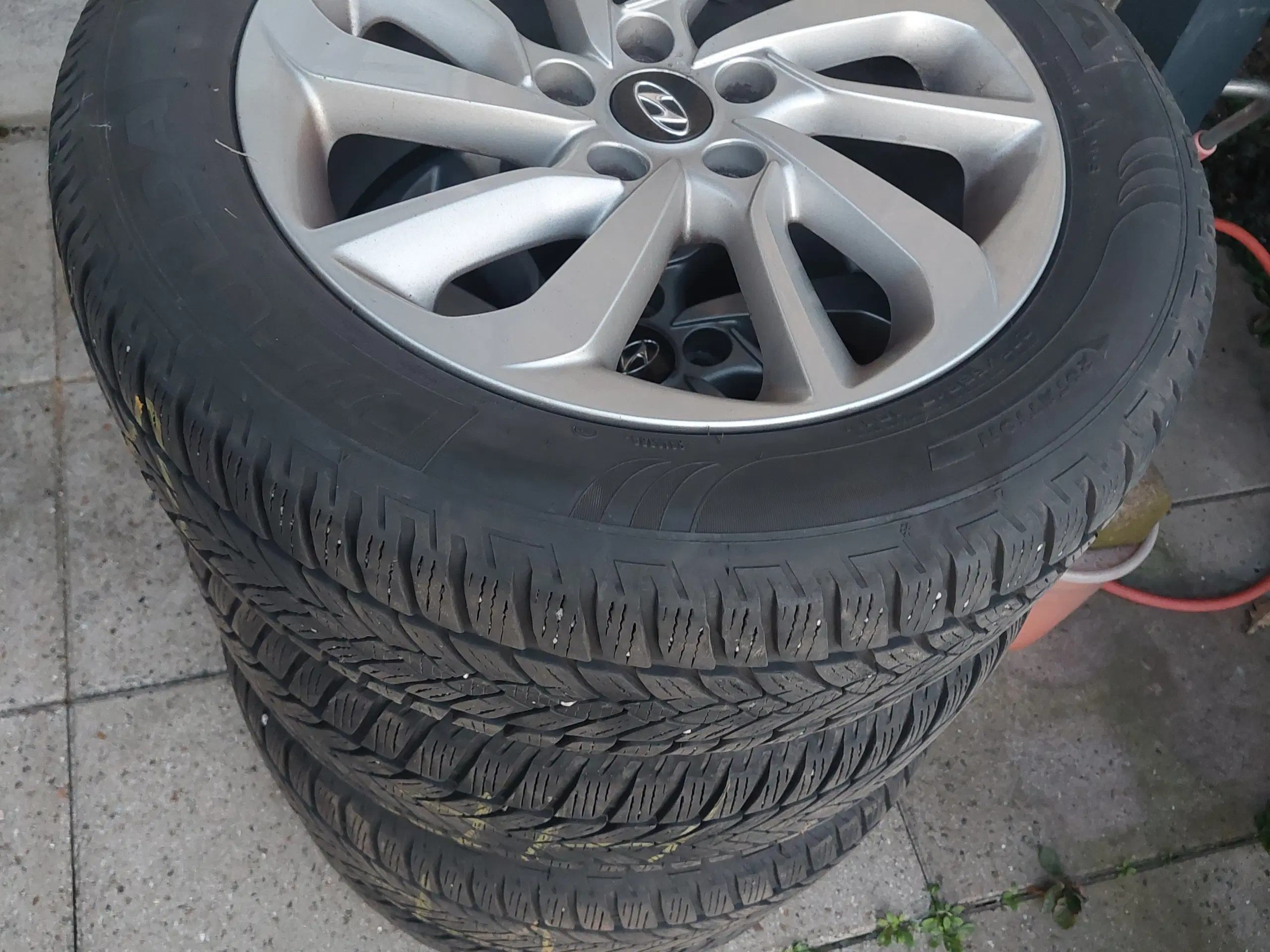 17" Hyundai Tucson alufælge m vinterdæk