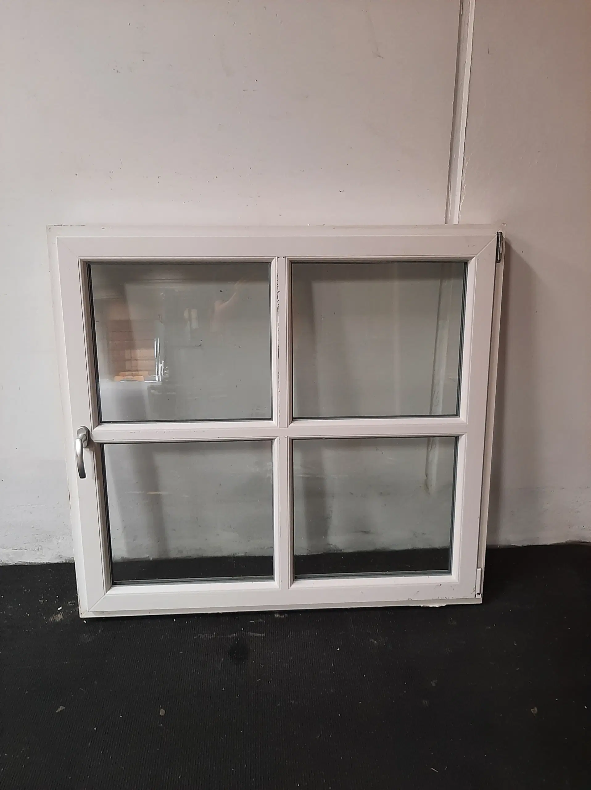 Dreje-kip vindue i pvc 1378x120x1278 mm højrehængt hvid