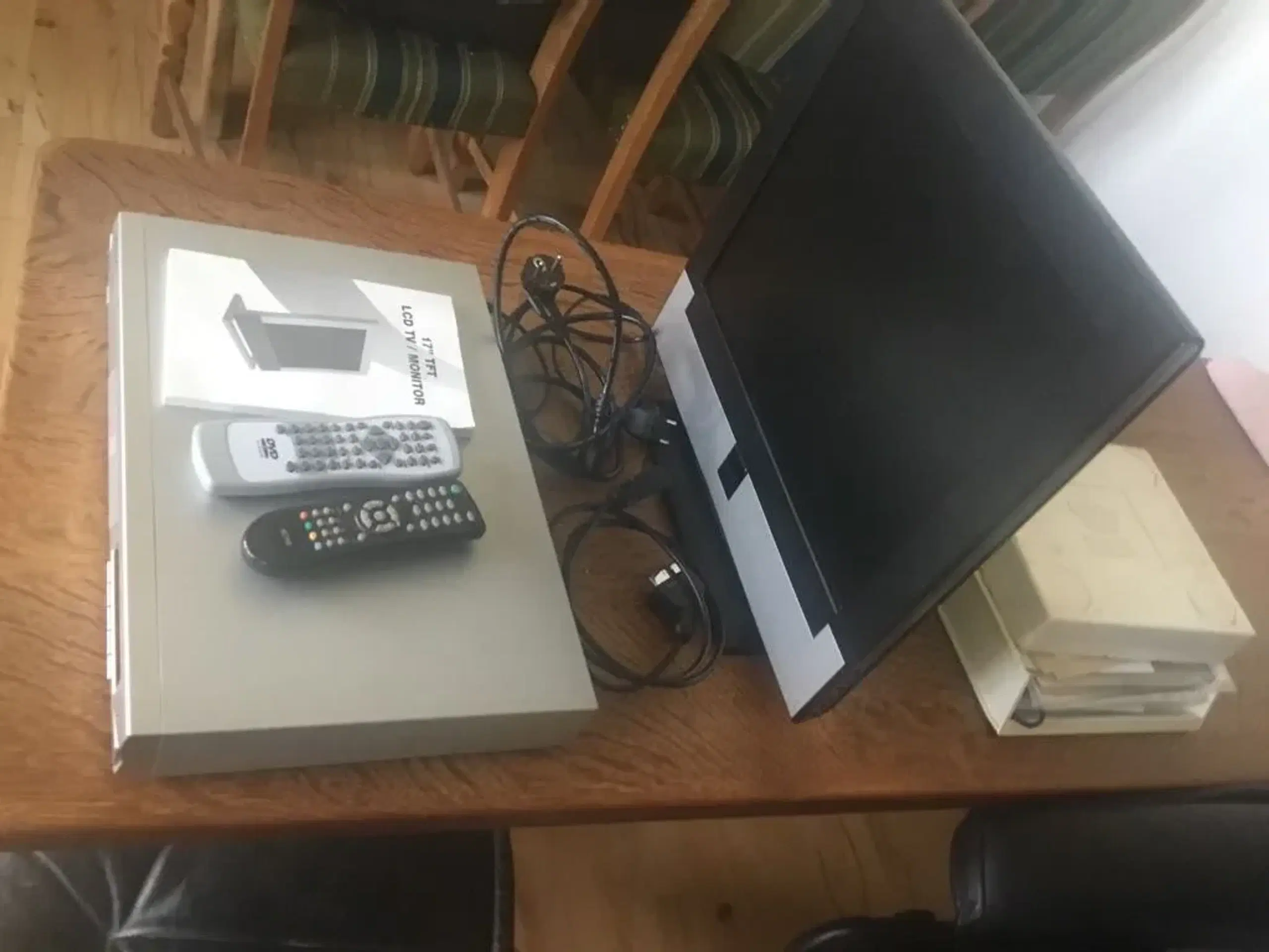 DVD og  LCD TV/ Monitor